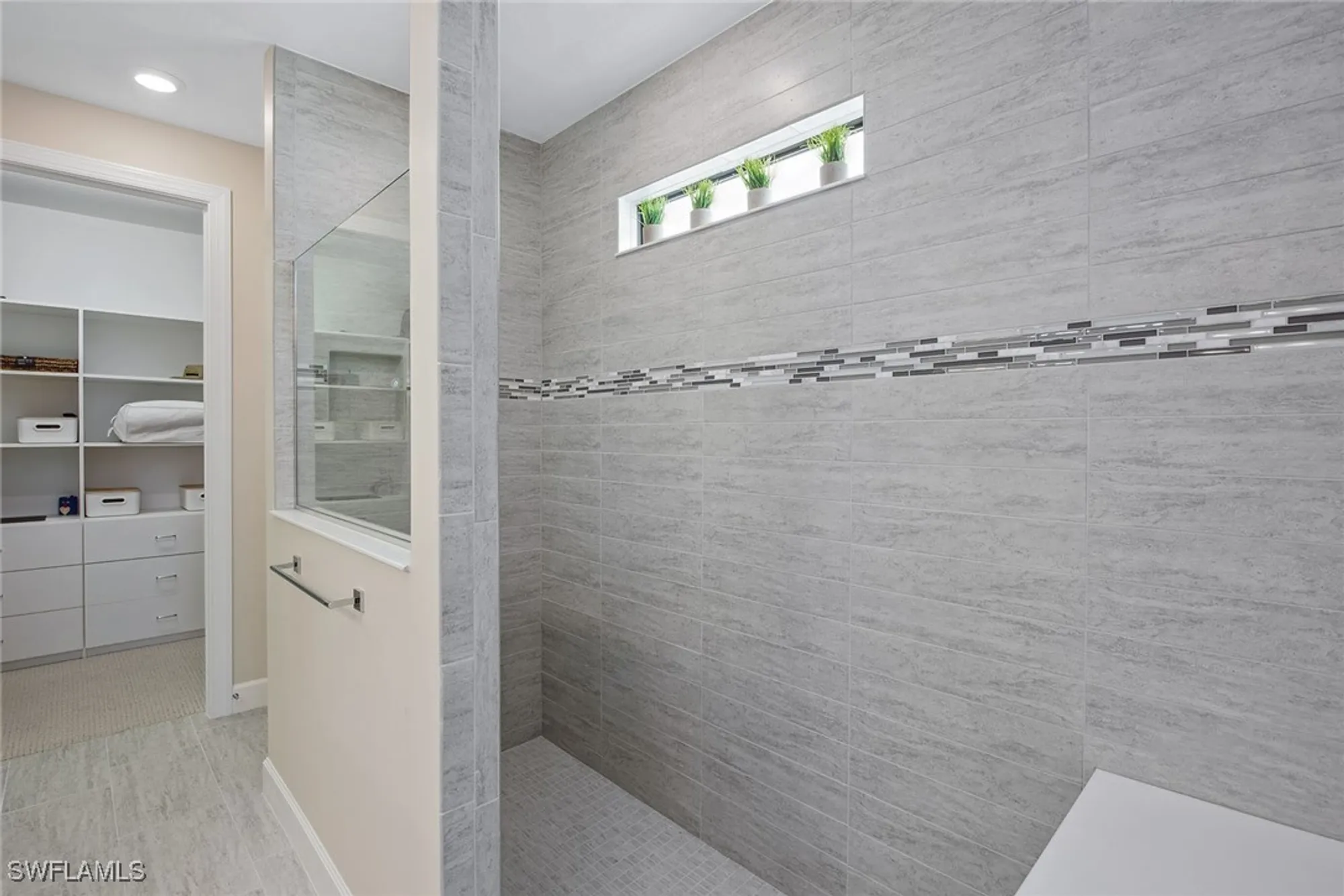 Property Slideshow image 16 of 50 | 2720 amaranda ct, Naples, FL, 34114