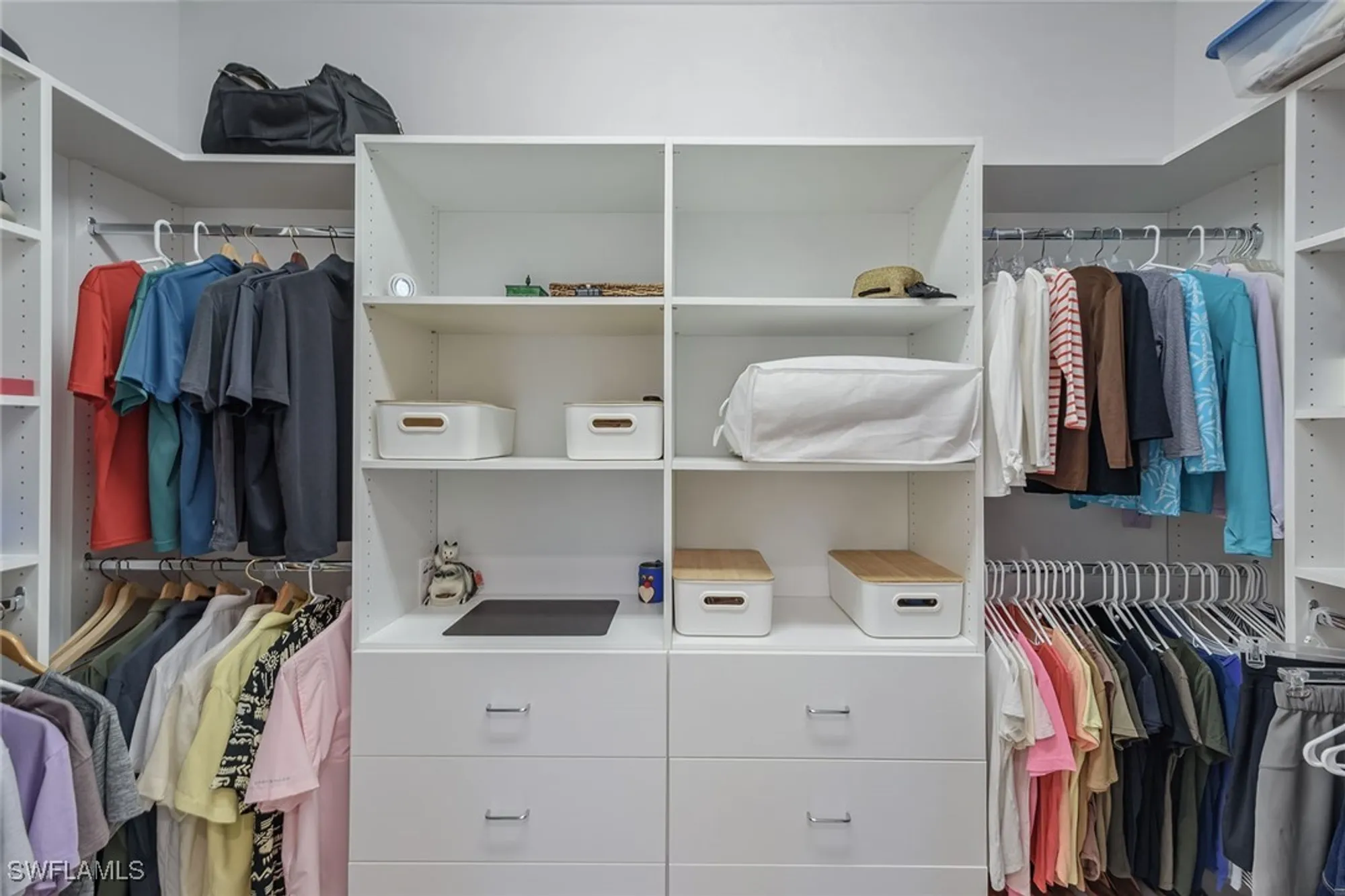 Property Slideshow image 17 of 50 | 2720 amaranda ct, Naples, FL, 34114