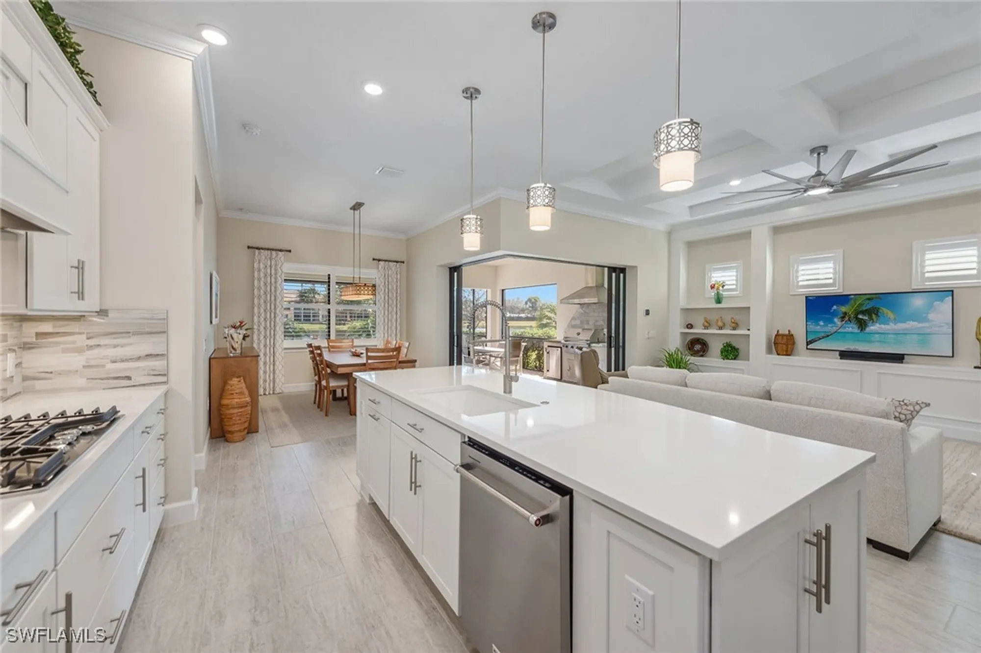 Property Slideshow image 10 of 50 | 2720 amaranda ct, Naples, FL, 34114