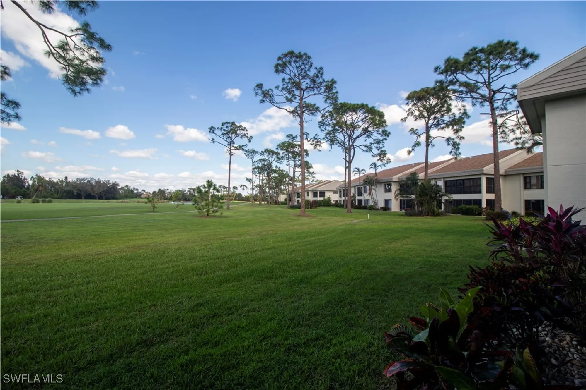 Property Slideshow image 18 of 24 | 5585 trailwinds dr 314, Fort Myers, FL, 33907