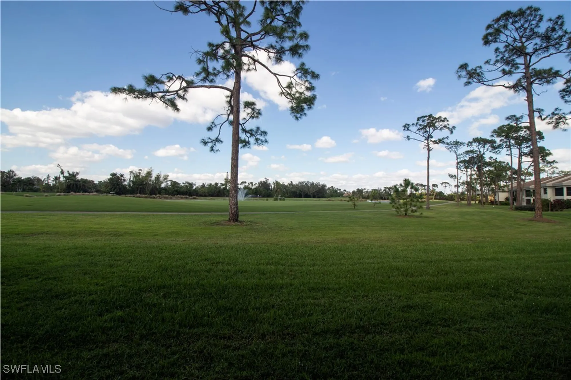 Property Slideshow image 19 of 24 | 5585 trailwinds dr 314, Fort Myers, FL, 33907