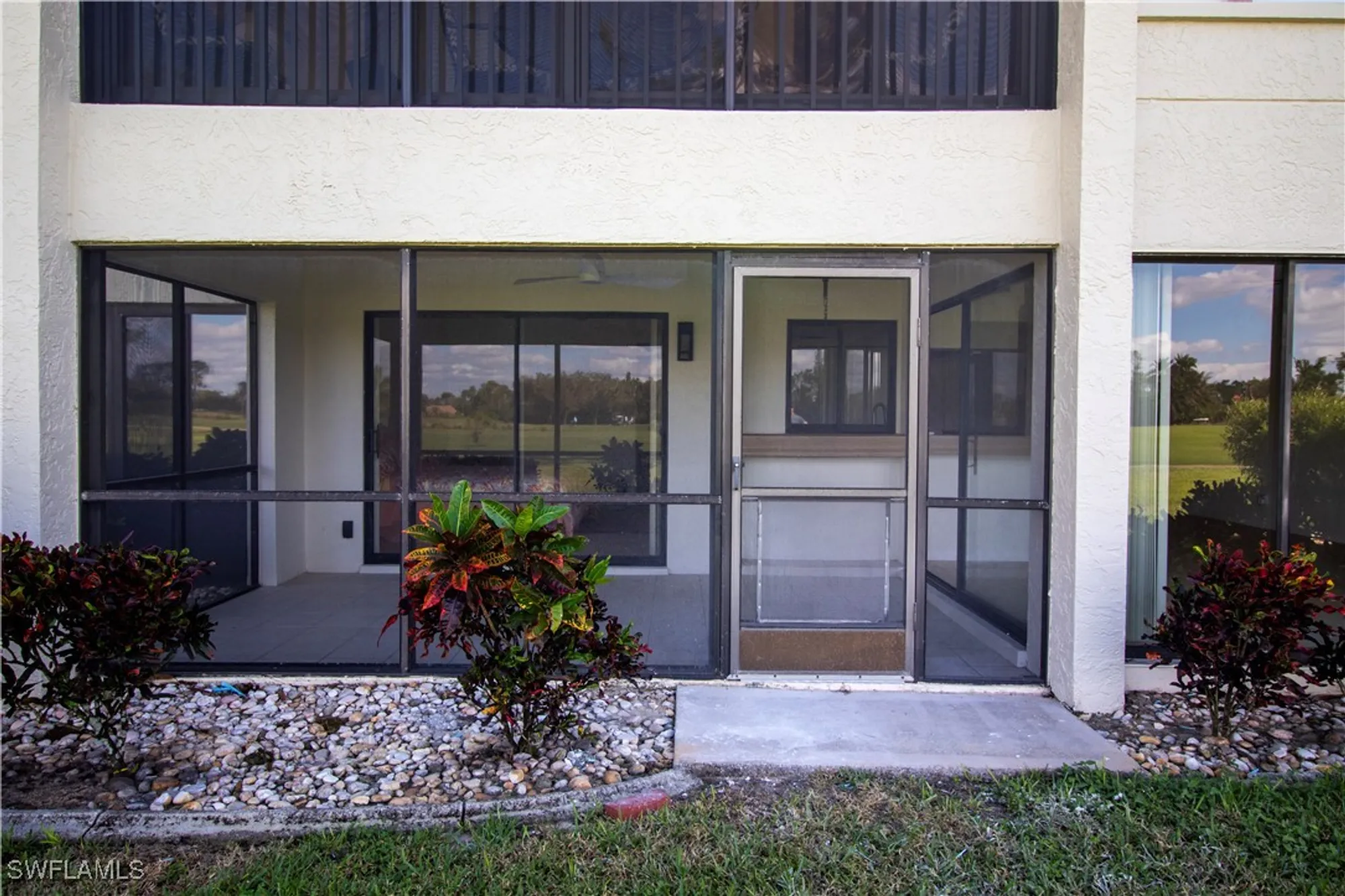 Property Slideshow image 21 of 24 | 5585 trailwinds dr 314, Fort Myers, FL, 33907