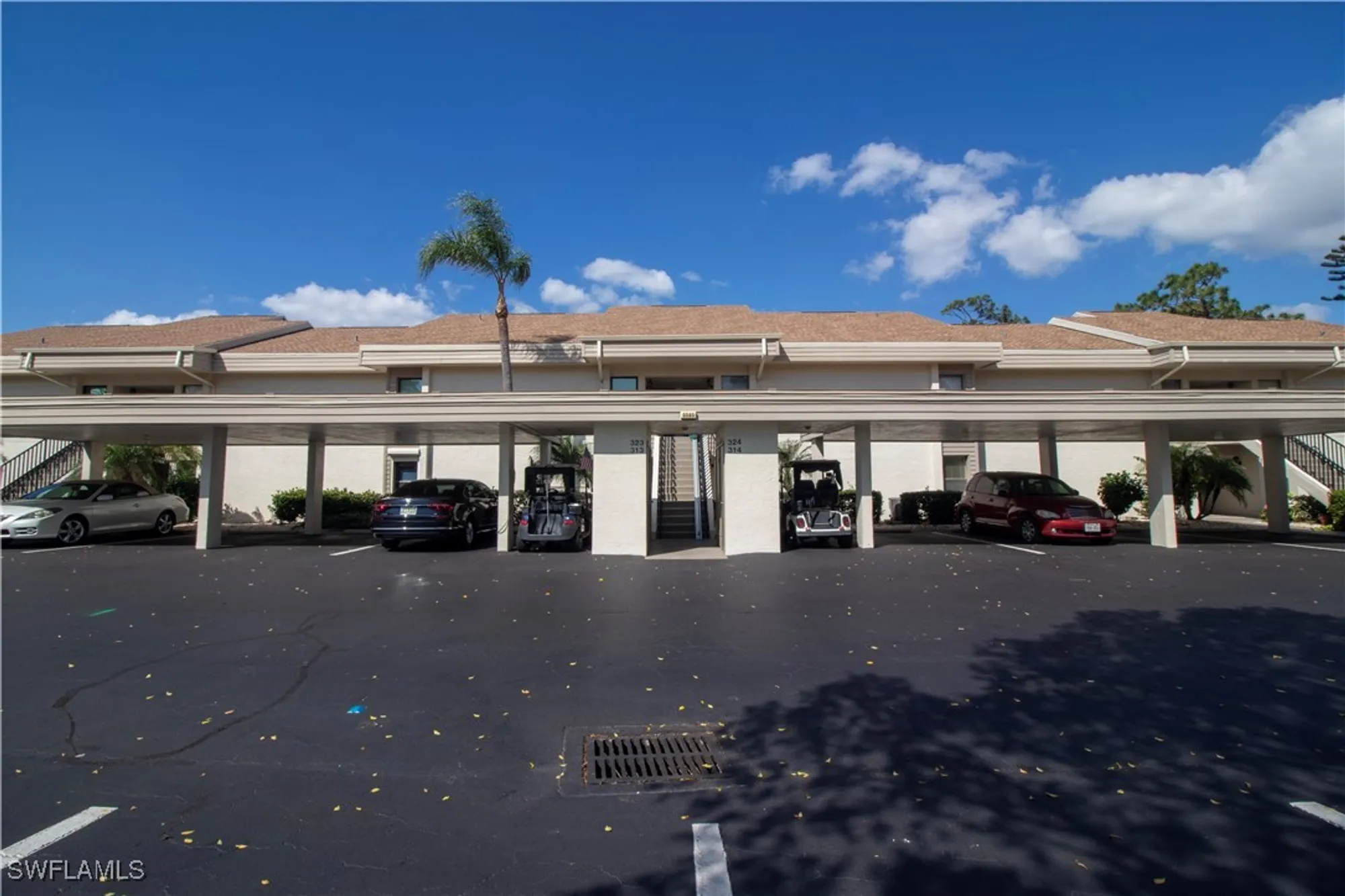 Property Slideshow image 3 of 24 | 5585 trailwinds dr 314, Fort Myers, FL, 33907