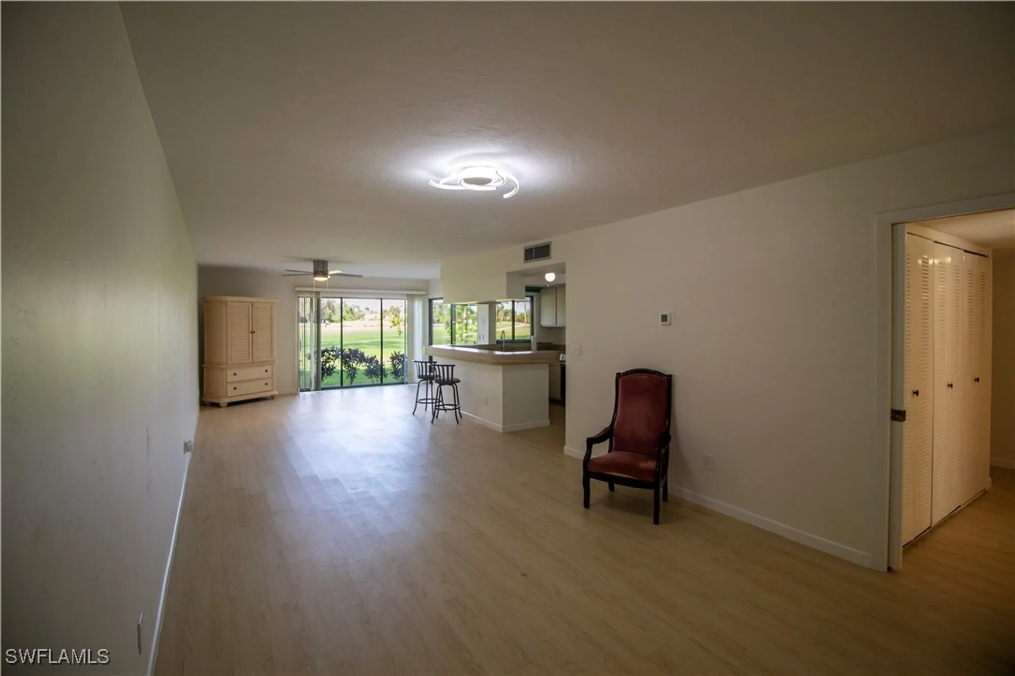 Property Slideshow image 6 of 24 | 5585 trailwinds dr 314, Fort Myers, FL, 33907