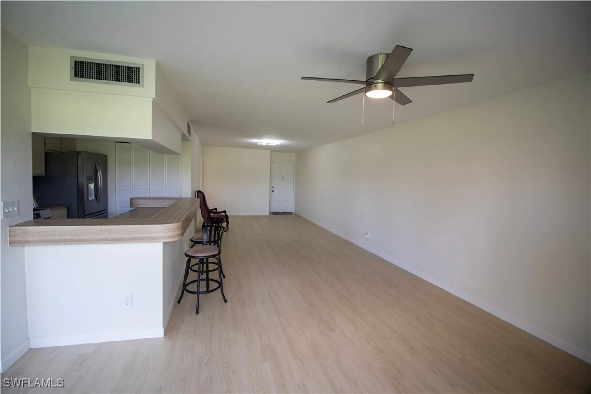 Property Slideshow image 7 of 24 | 5585 trailwinds dr 314, Fort Myers, FL, 33907