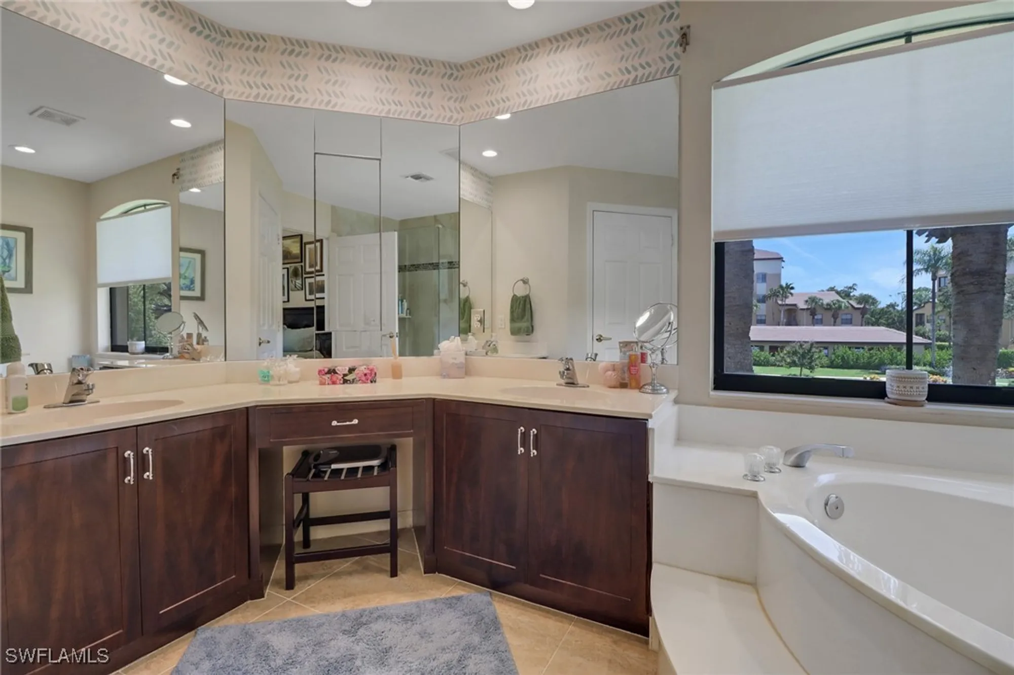 Property Slideshow image 17 of 36 | 184 vintage cir n201, Naples, FL, 34119