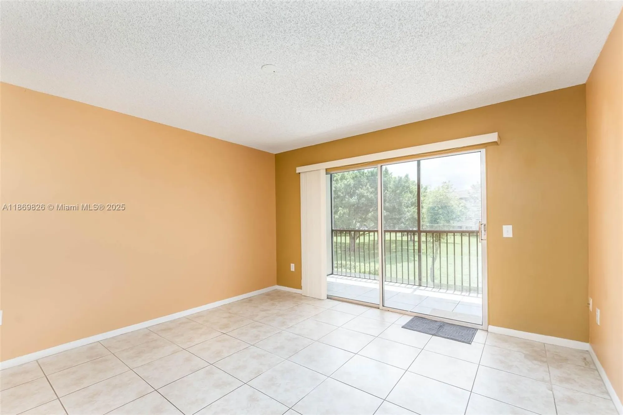 Property Slideshow image 11 of 28 | 12550 sw 15th st 205e, Pembroke Pines, FL, 33027
