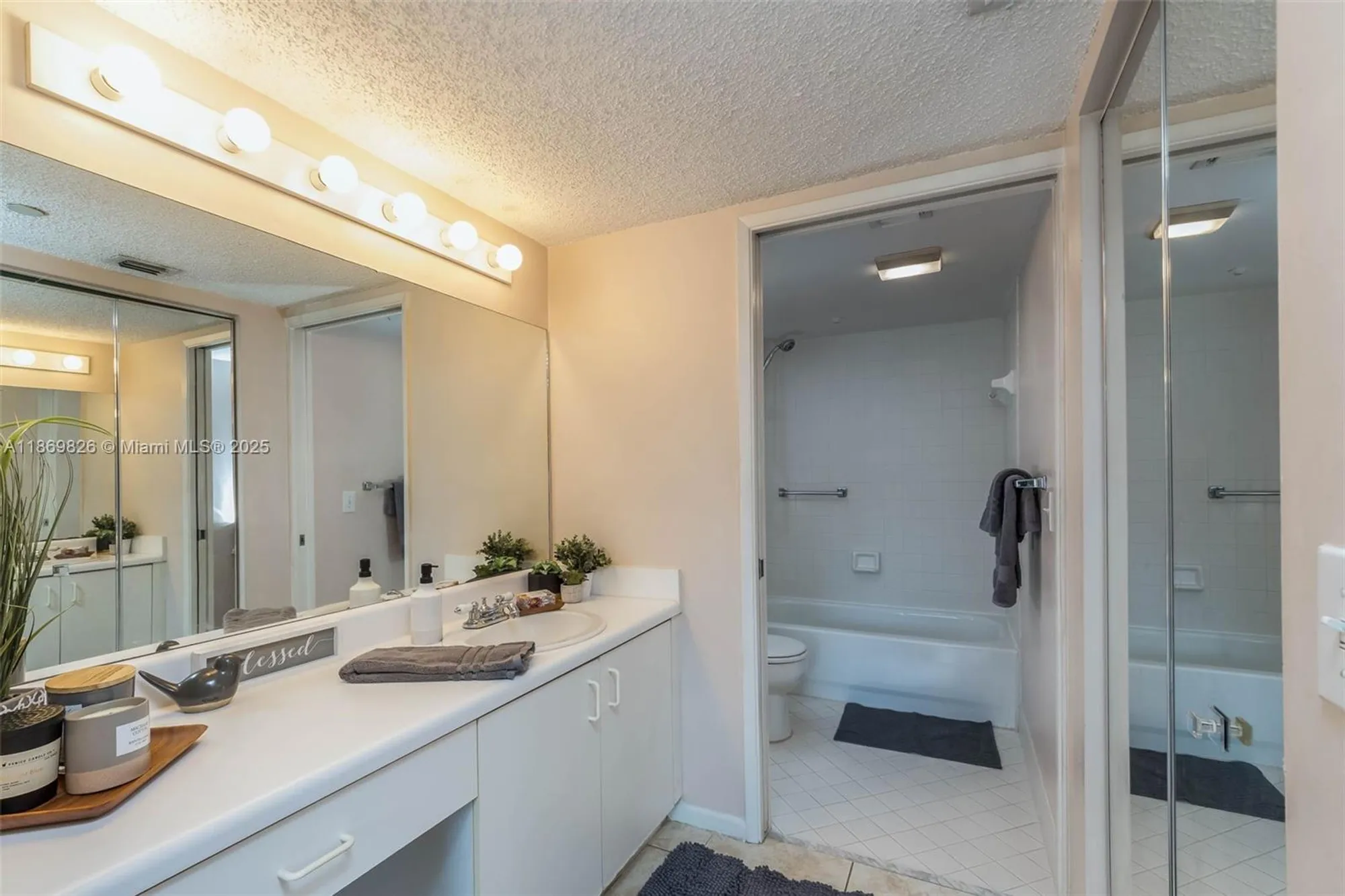 Property Slideshow image 13 of 28 | 12550 sw 15th st 205e, Pembroke Pines, FL, 33027