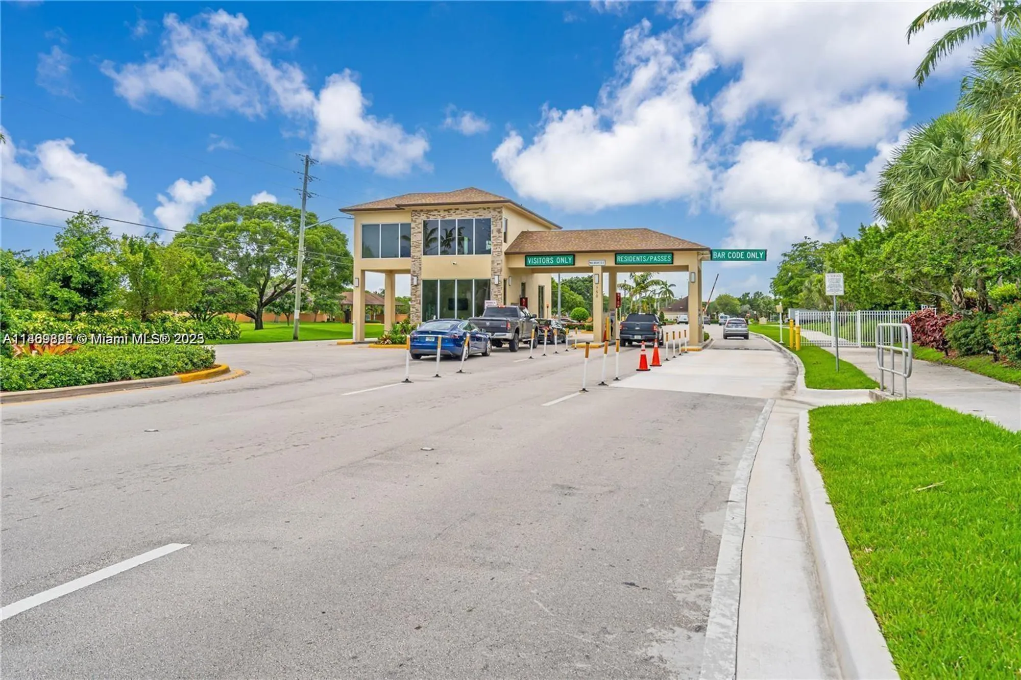 Property Slideshow image 23 of 28 | 12550 sw 15th st 205e, Pembroke Pines, FL, 33027