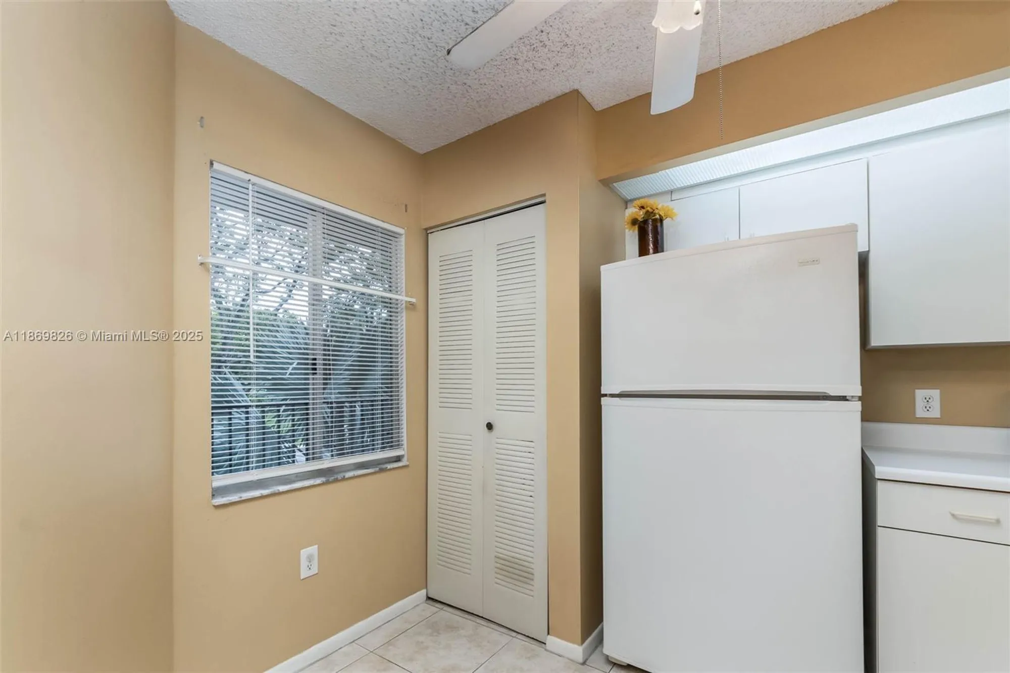 Property Slideshow image 7 of 28 | 12550 sw 15th st 205e, Pembroke Pines, FL, 33027