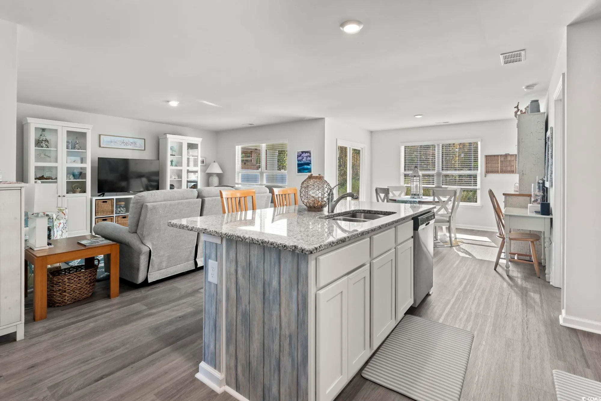 Property Slideshow image 16 of 36 | 615 norwich ln, Myrtle Beach, SC, 29588