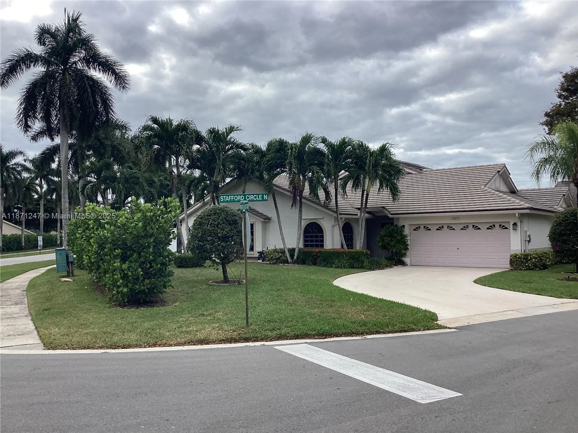 Property Slideshow image 1 of 33 | 10893 stafford cir, Boynton Beach, FL, 33436