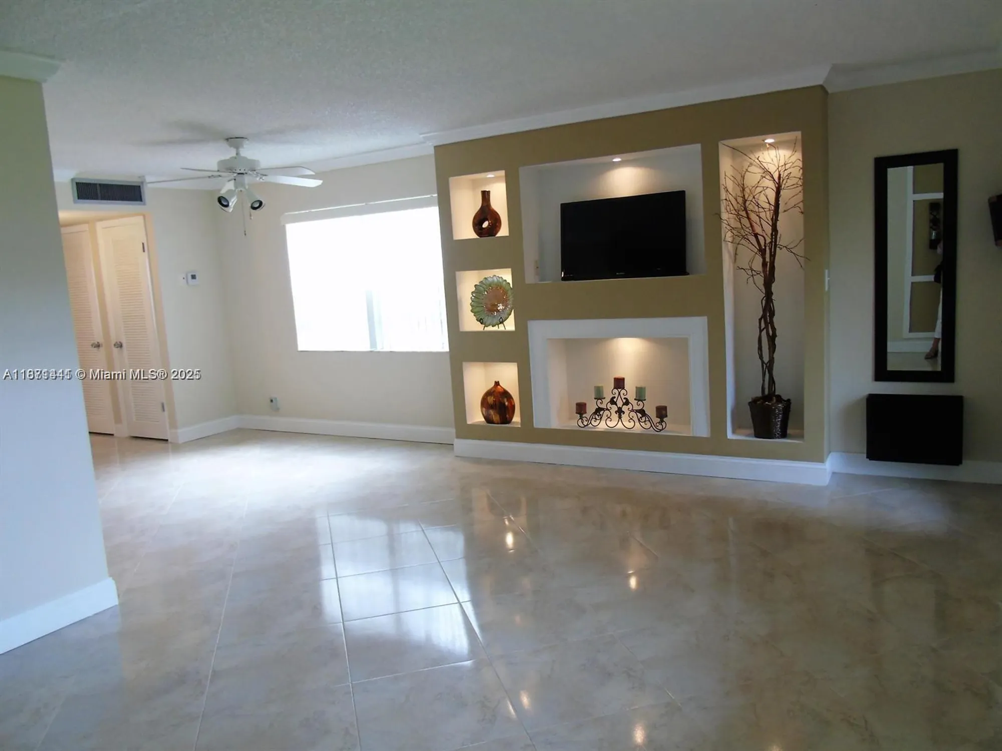 Property Slideshow image 4 of 13 | 545 normandy l # 545, Delray Beach, FL, 33484