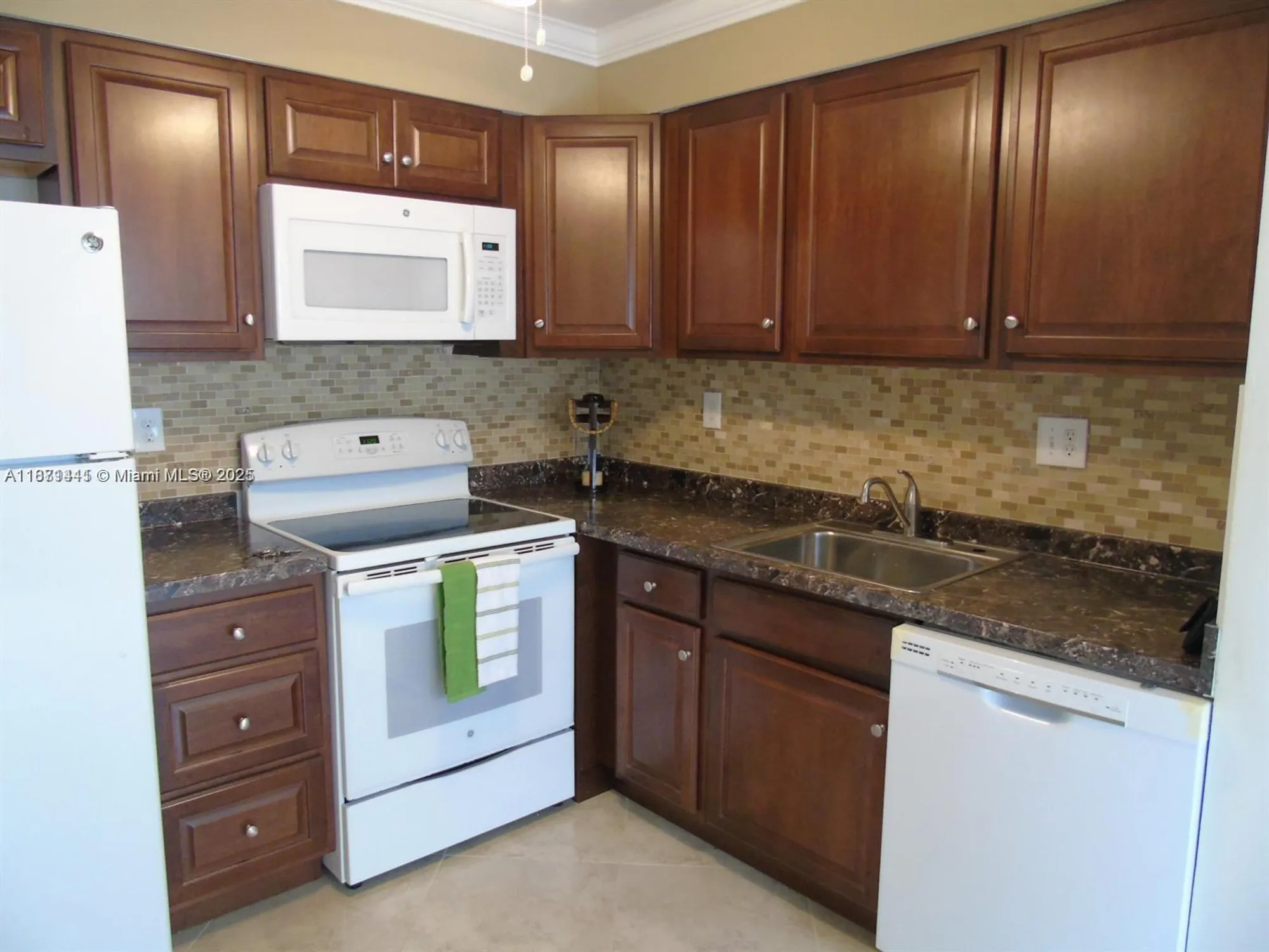 Property Slideshow image 5 of 13 | 545 normandy l # 545, Delray Beach, FL, 33484