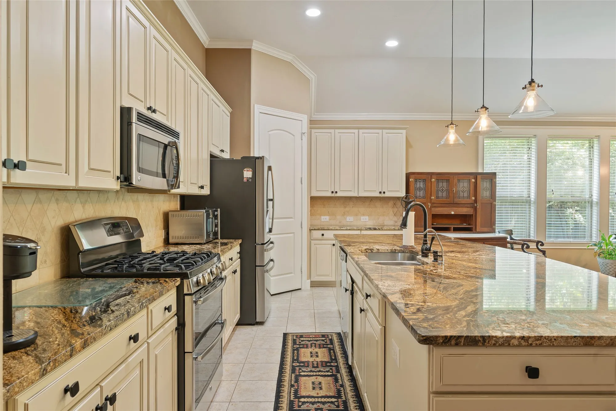 Property Slideshow image 14 of 39 | 149 bellardia ct, Montgomery, TX, 77316