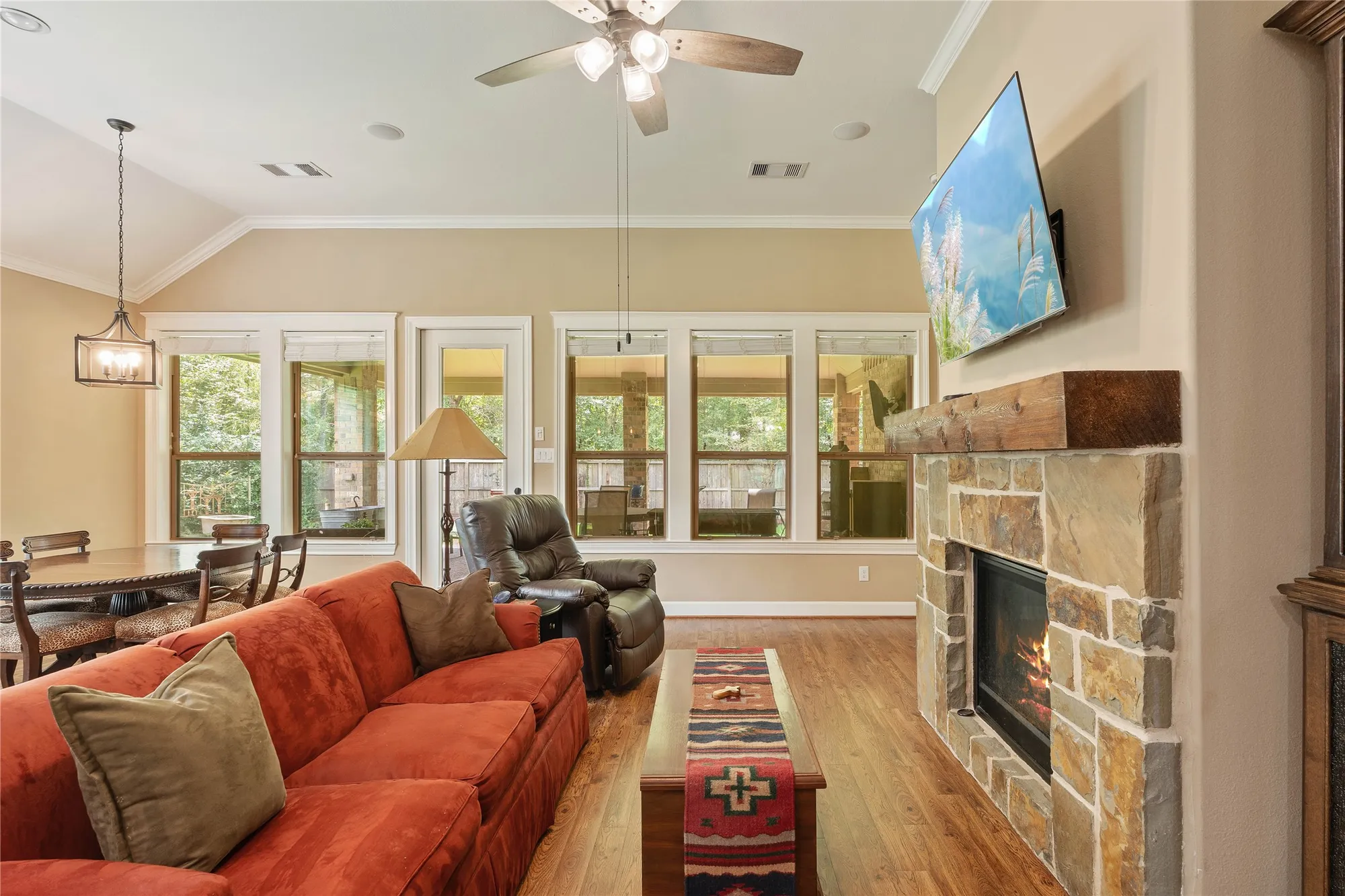 Property Slideshow image 10 of 39 | 149 bellardia ct, Montgomery, TX, 77316