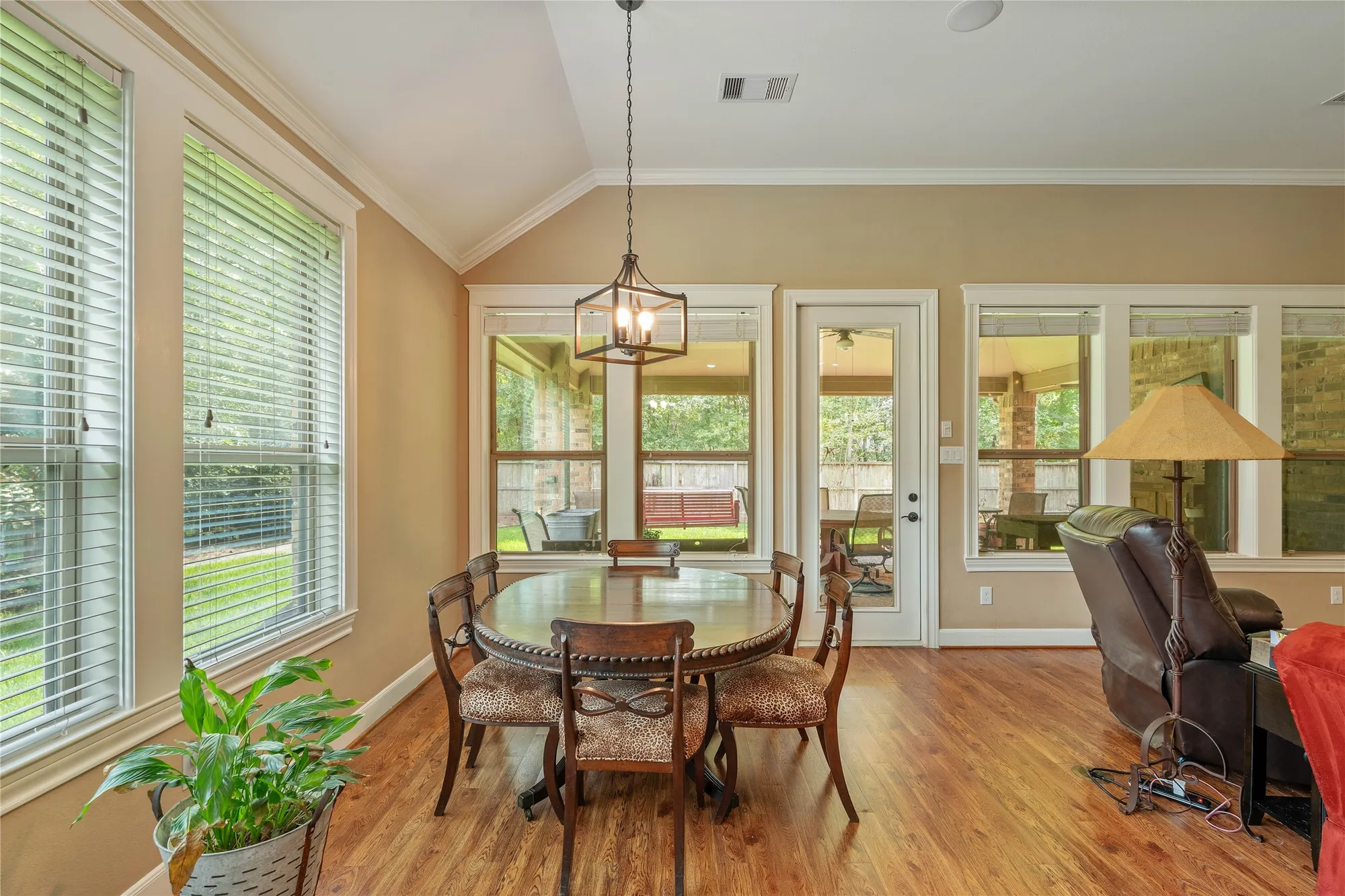 Property Slideshow image 12 of 39 | 149 bellardia ct, Montgomery, TX, 77316