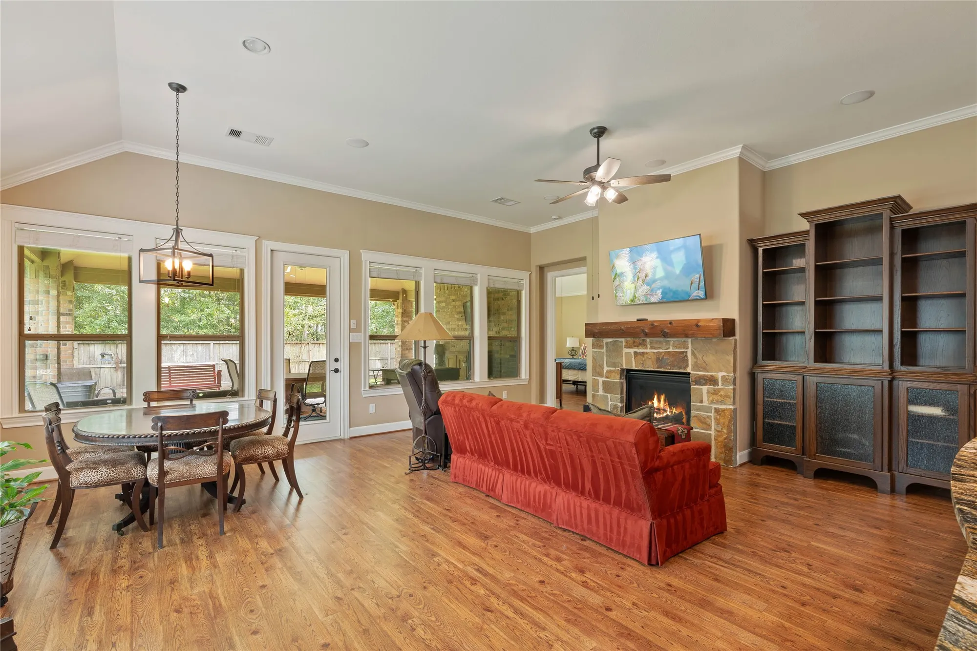 Property Slideshow image 8 of 39 | 149 bellardia ct, Montgomery, TX, 77316