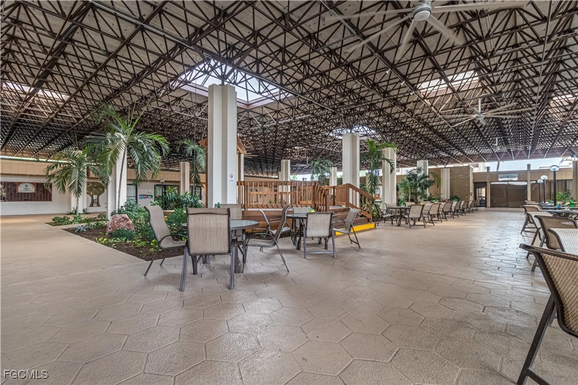 Property Slideshow image 15 of 36 | 7402 lake breeze dr 212, Fort Myers, FL, 33907