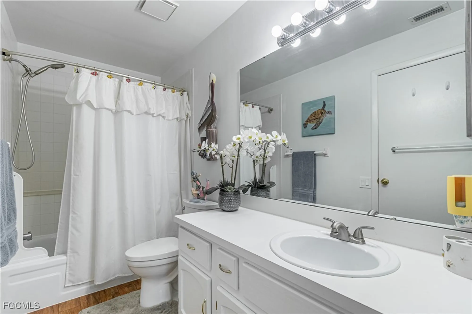 Property Slideshow image 12 of 36 | 7402 lake breeze dr 212, Fort Myers, FL, 33907
