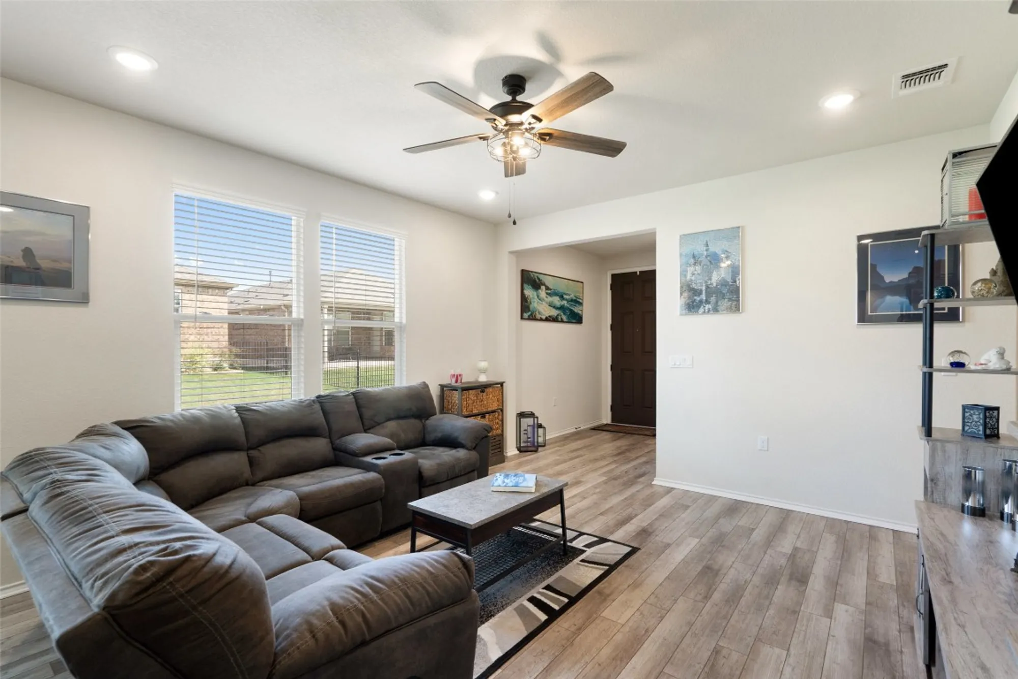 Property Slideshow image 10 of 38 | 902 saratoga ln, Georgetown, TX, 78633