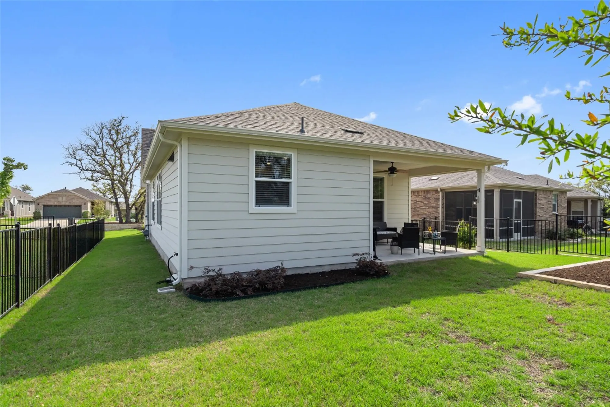 Property Slideshow image 31 of 38 | 902 saratoga ln, Georgetown, TX, 78633