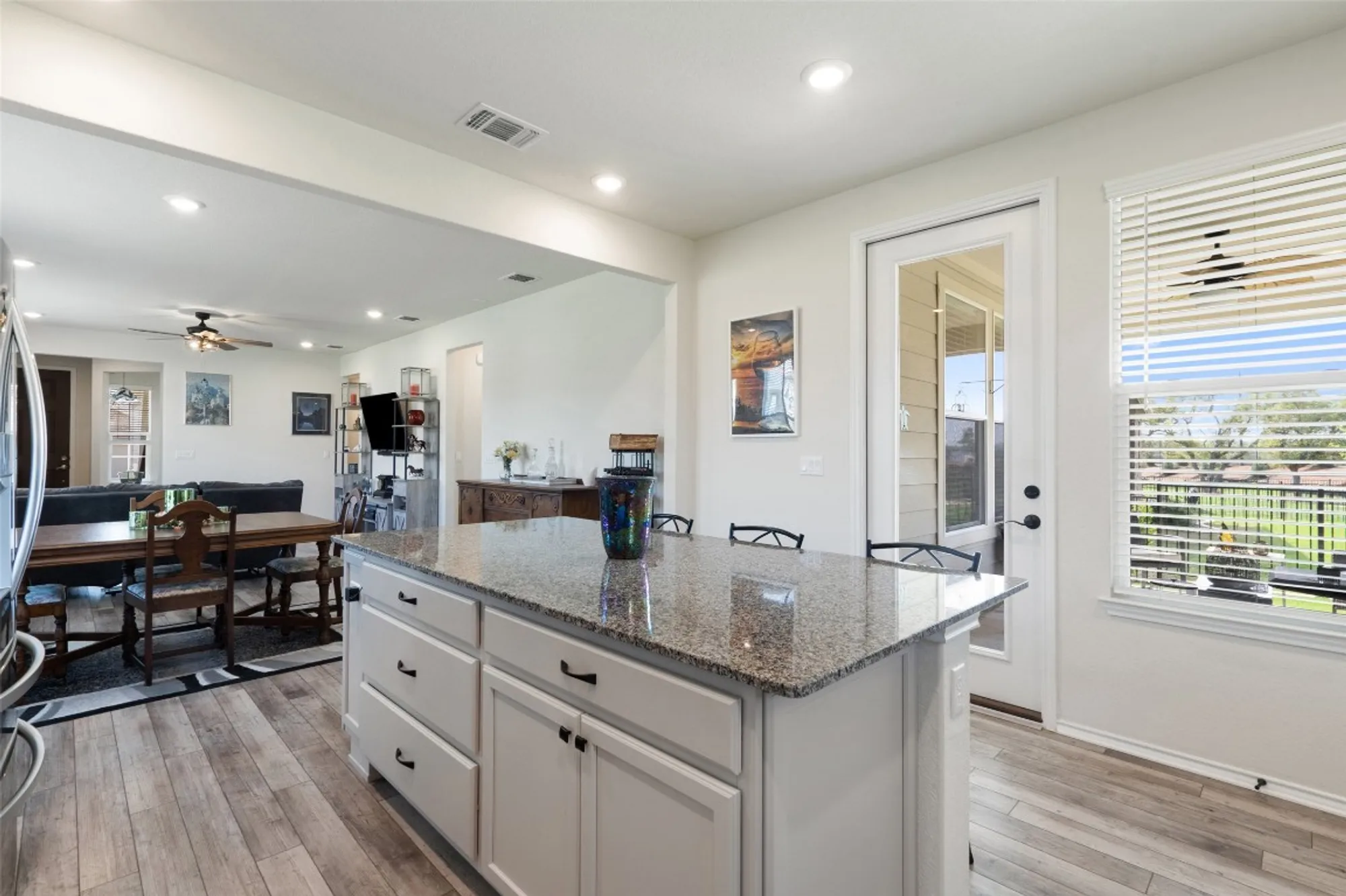 Property Slideshow image 6 of 38 | 902 saratoga ln, Georgetown, TX, 78633