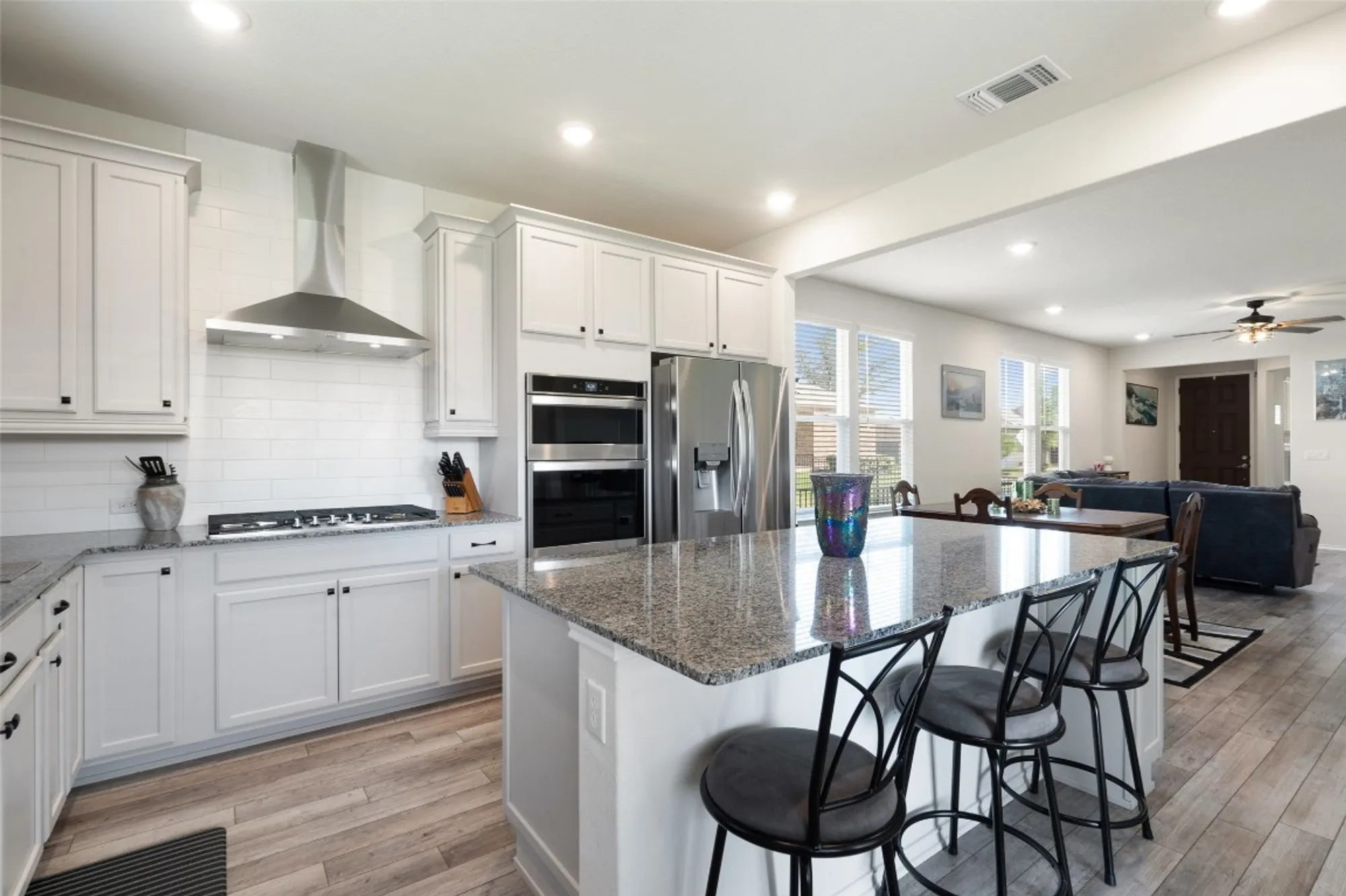 Property Slideshow image 7 of 38 | 902 saratoga ln, Georgetown, TX, 78633