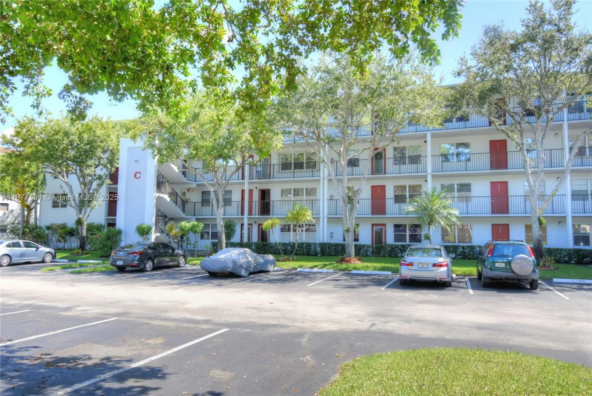 Property Slideshow image 2 of 26 | 1401 sw 134th way 402c, Pembroke Pines, FL, 33027