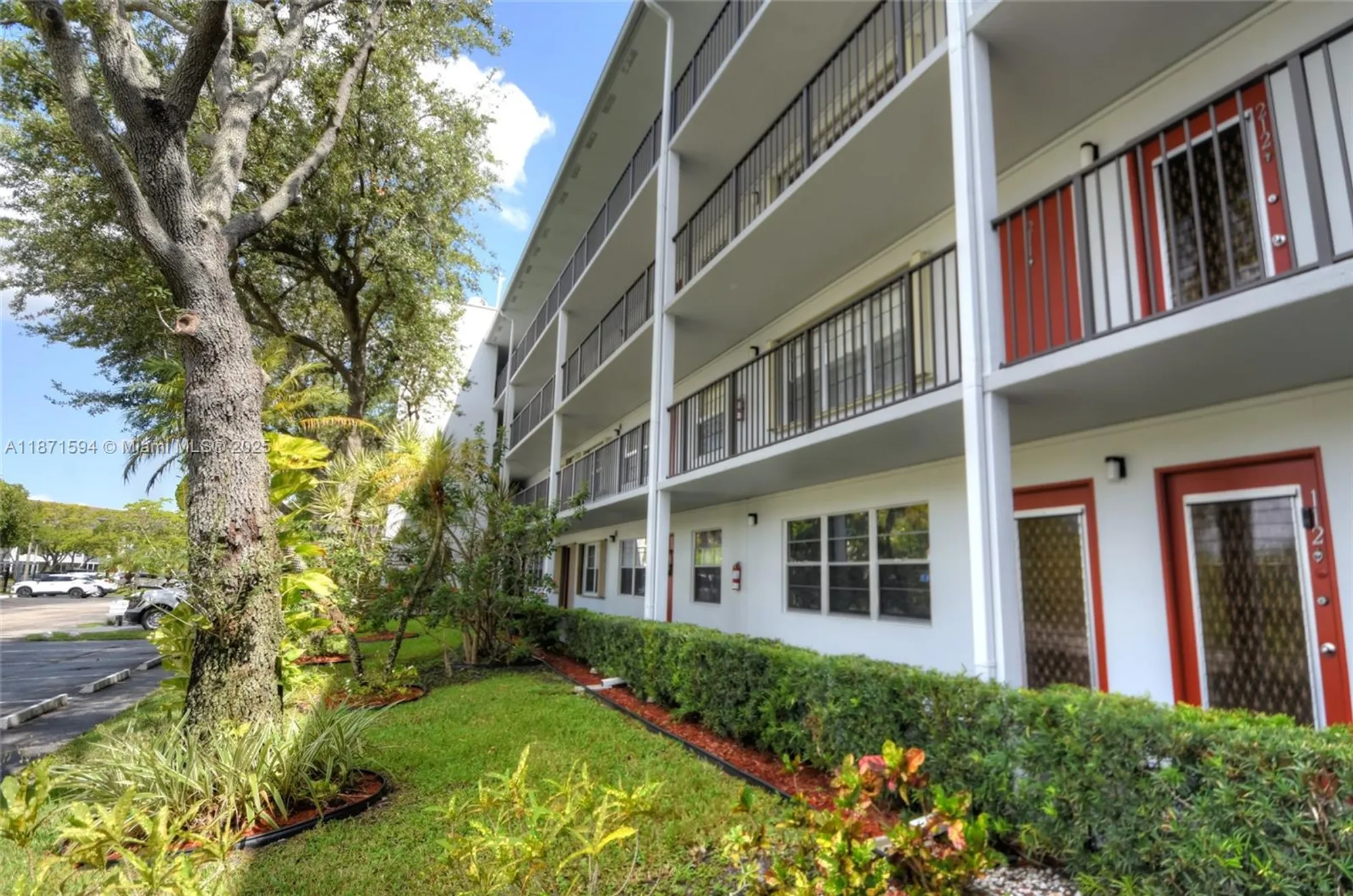 Property Slideshow image 3 of 26 | 1401 sw 134th way 402c, Pembroke Pines, FL, 33027