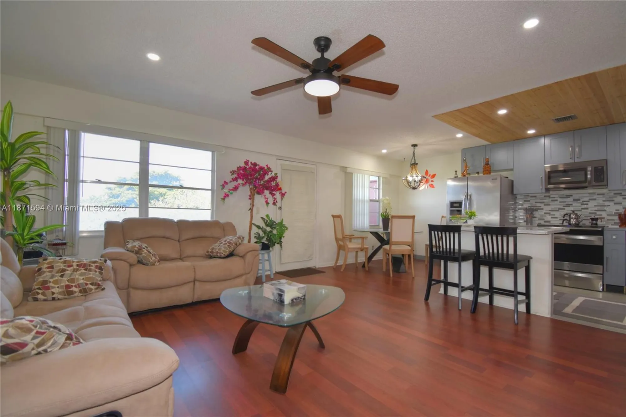 Property Slideshow image 5 of 26 | 1401 sw 134th way 402c, Pembroke Pines, FL, 33027