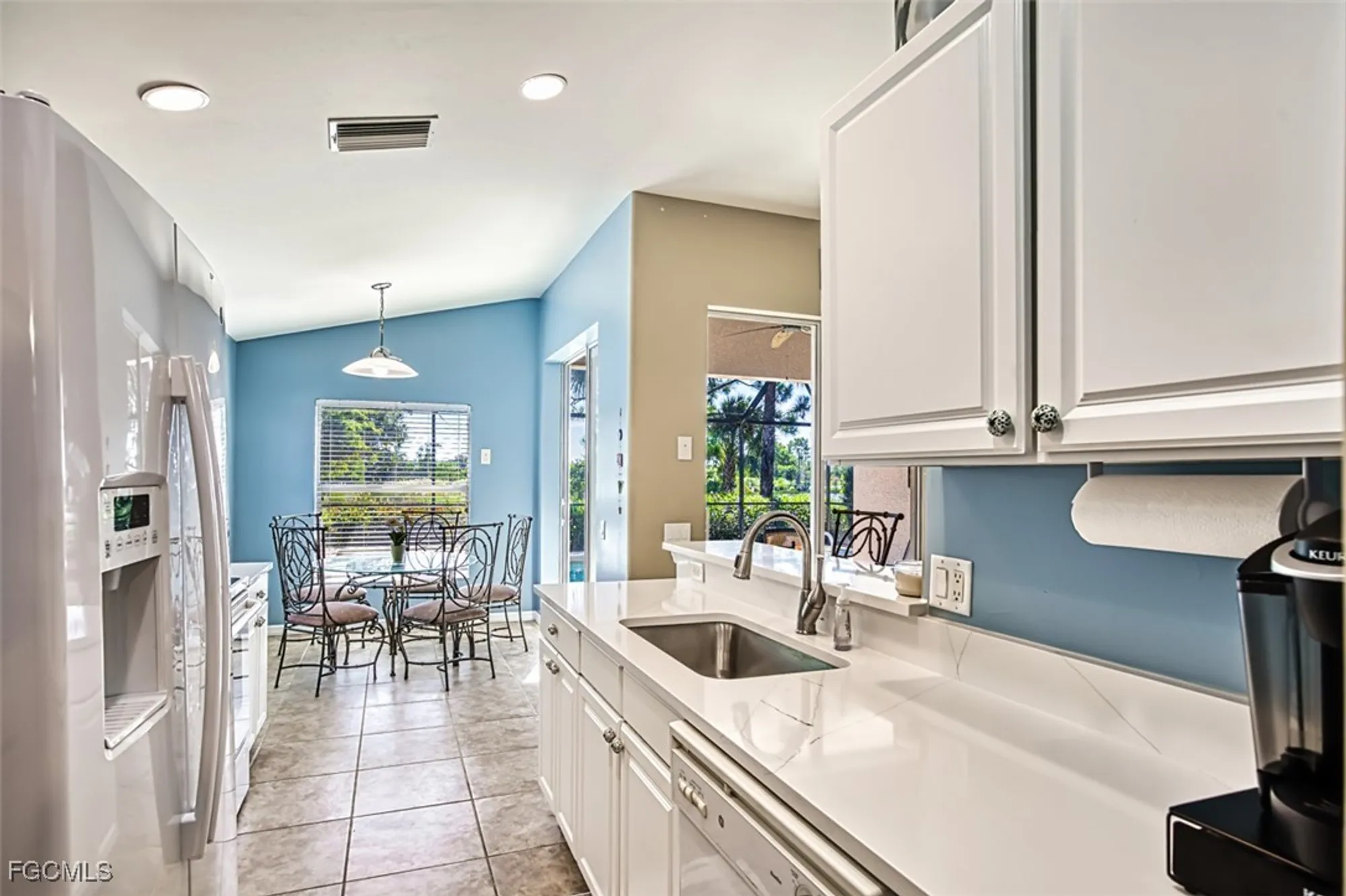 Property Slideshow image 15 of 50 | 10053 oakhurst way, Fort Myers, FL, 33913