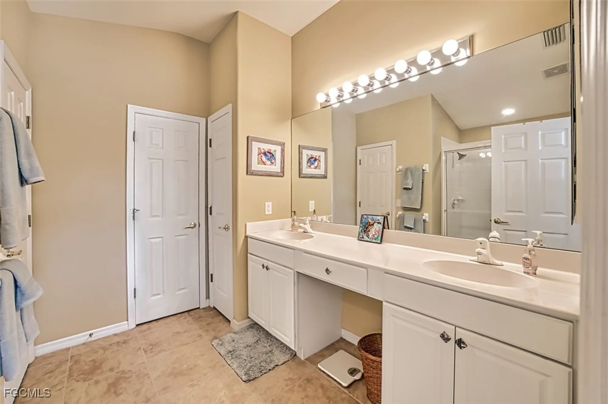Property Slideshow image 27 of 50 | 10053 oakhurst way, Fort Myers, FL, 33913