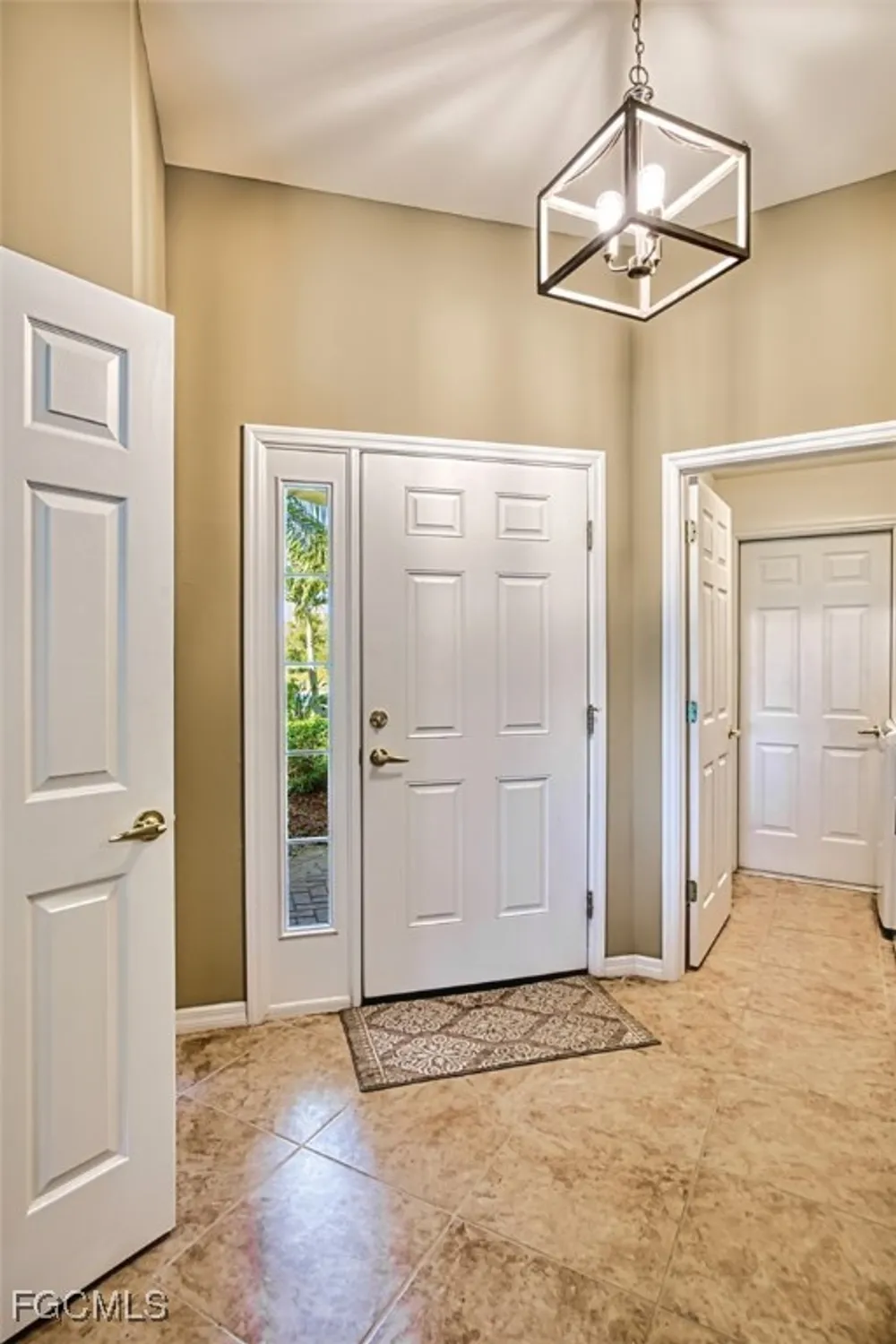 Property Slideshow image 9 of 50 | 10053 oakhurst way, Fort Myers, FL, 33913