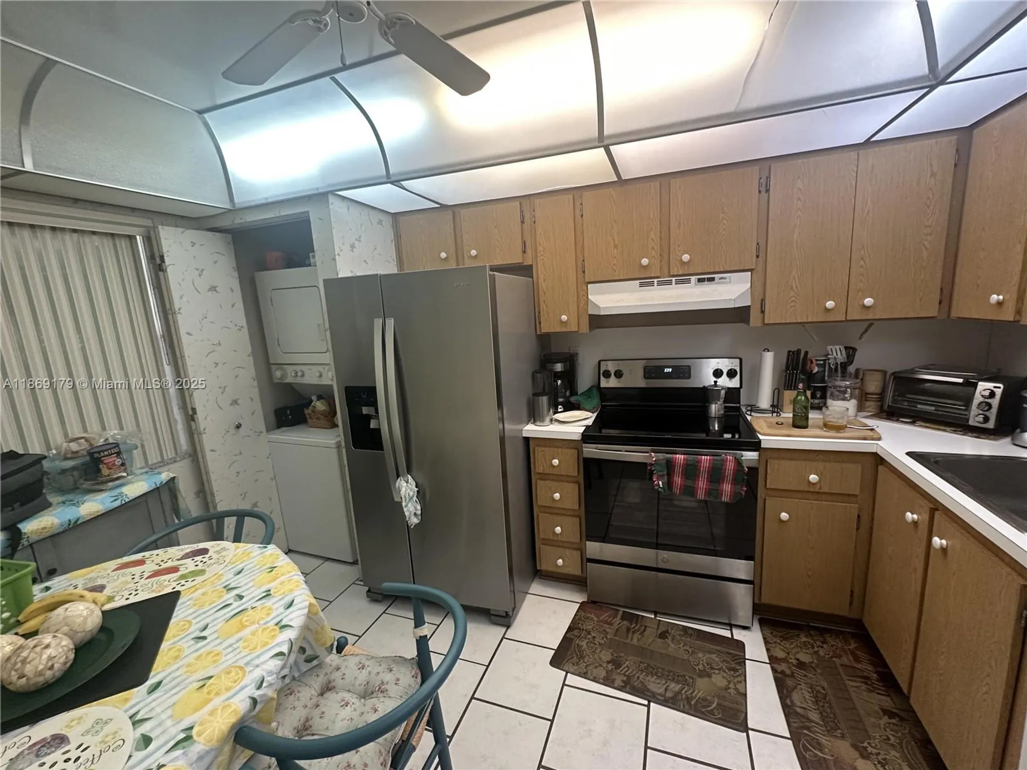 Property Slideshow image 14 of 34 | 1100 colony point cir 215, Pembroke Pines, FL, 33026