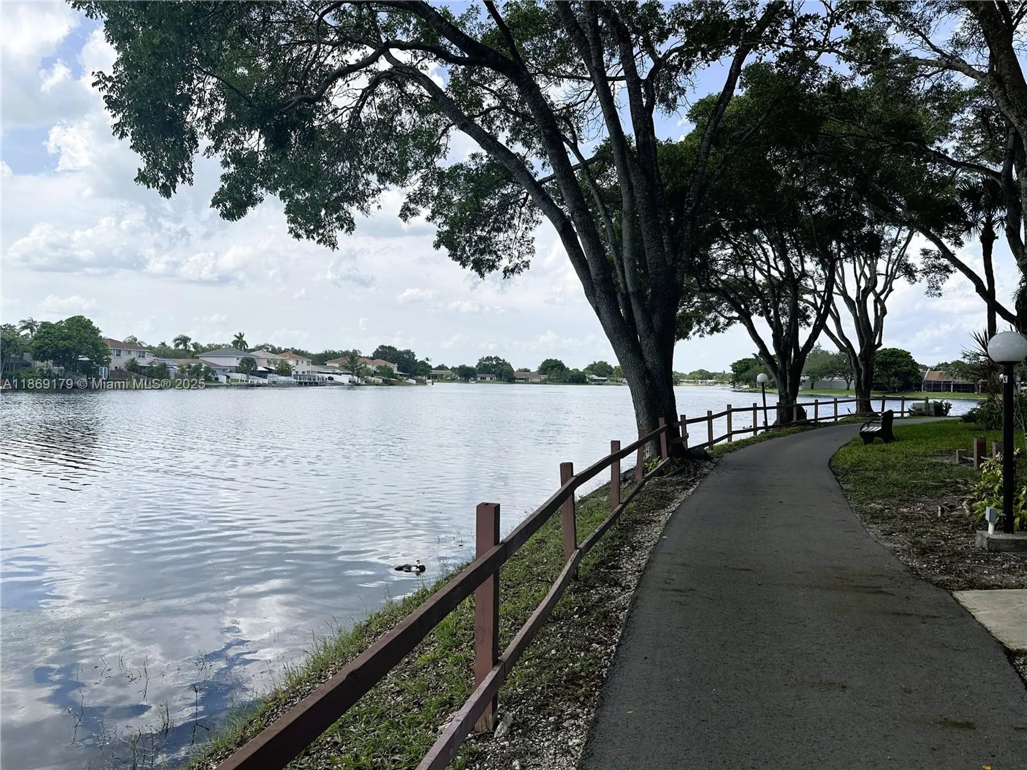 Property Slideshow image 24 of 34 | 1100 colony point cir 215, Pembroke Pines, FL, 33026