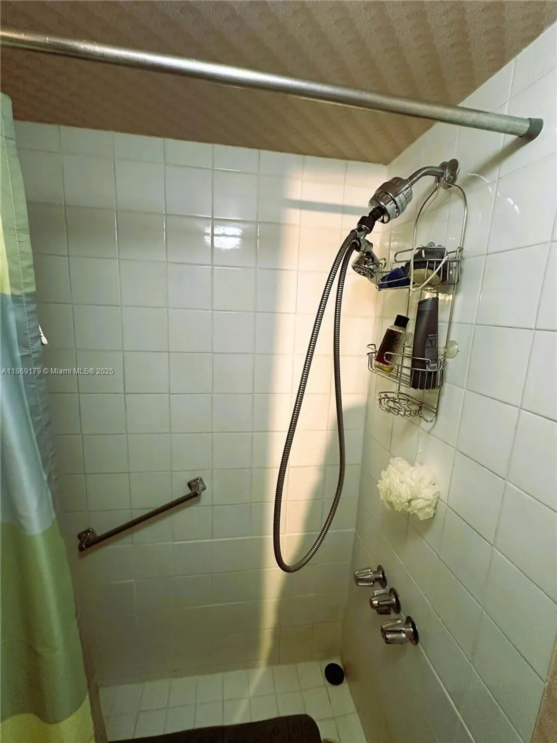 Property Slideshow image 21 of 34 | 1100 colony point cir 215, Pembroke Pines, FL, 33026