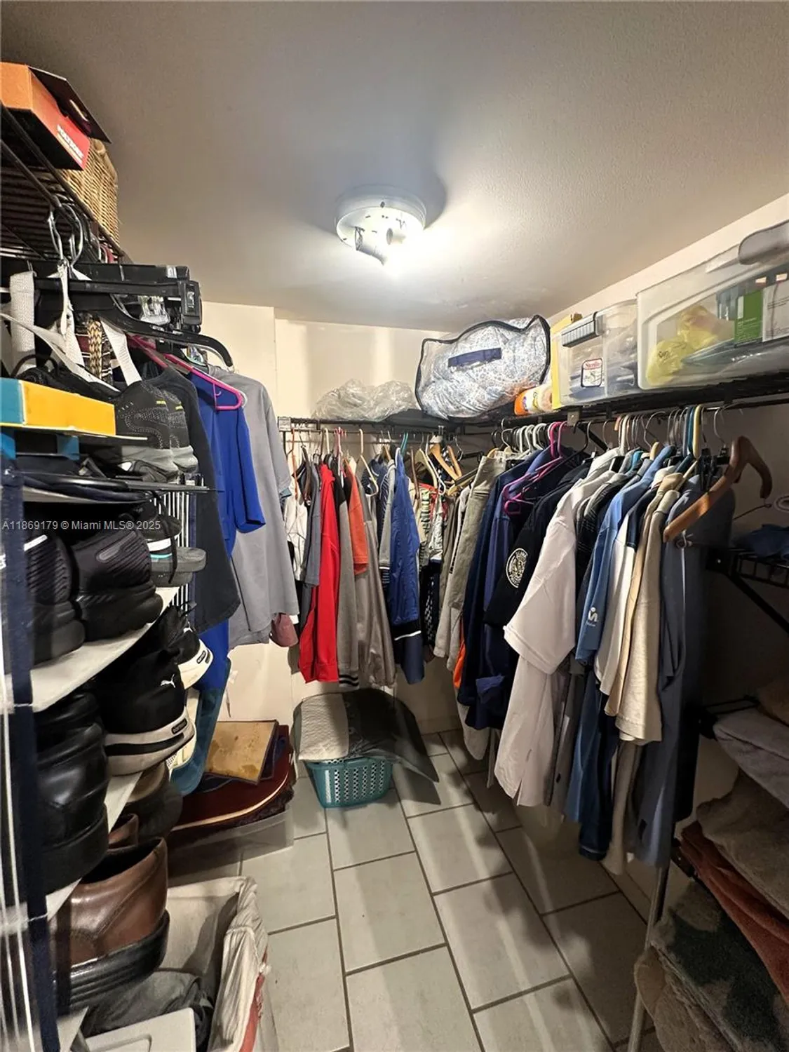 Property Slideshow image 22 of 34 | 1100 colony point cir 215, Pembroke Pines, FL, 33026