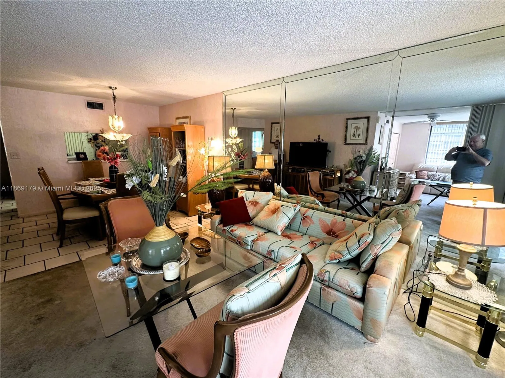Property Slideshow image 7 of 34 | 1100 colony point cir 215, Pembroke Pines, FL, 33026