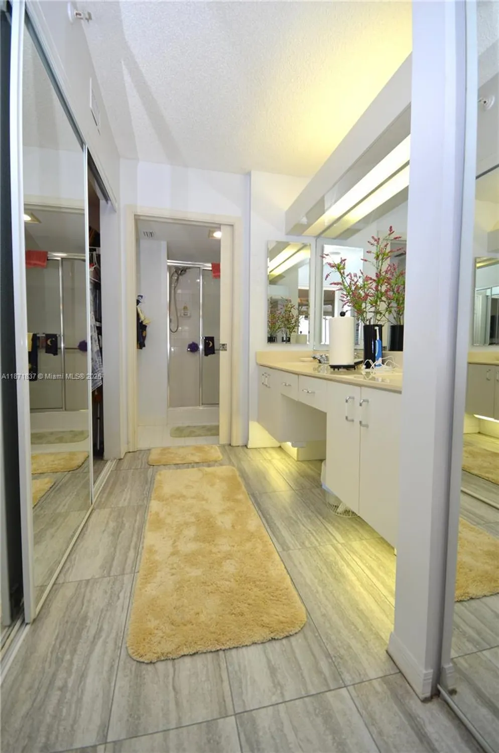 Property Slideshow image 18 of 42 | 7730 granville dr # 202, Tamarac, FL, 33321