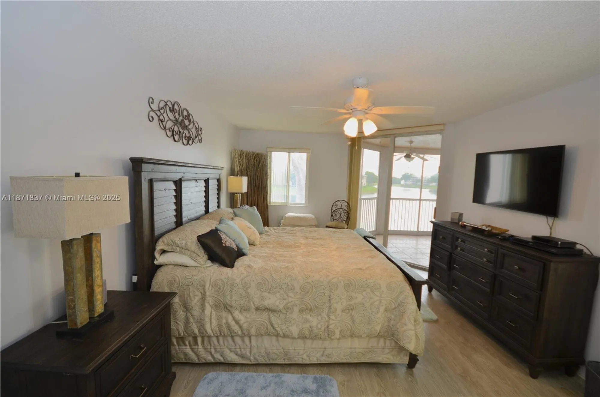 Property Slideshow image 11 of 42 | 7730 granville dr # 202, Tamarac, FL, 33321