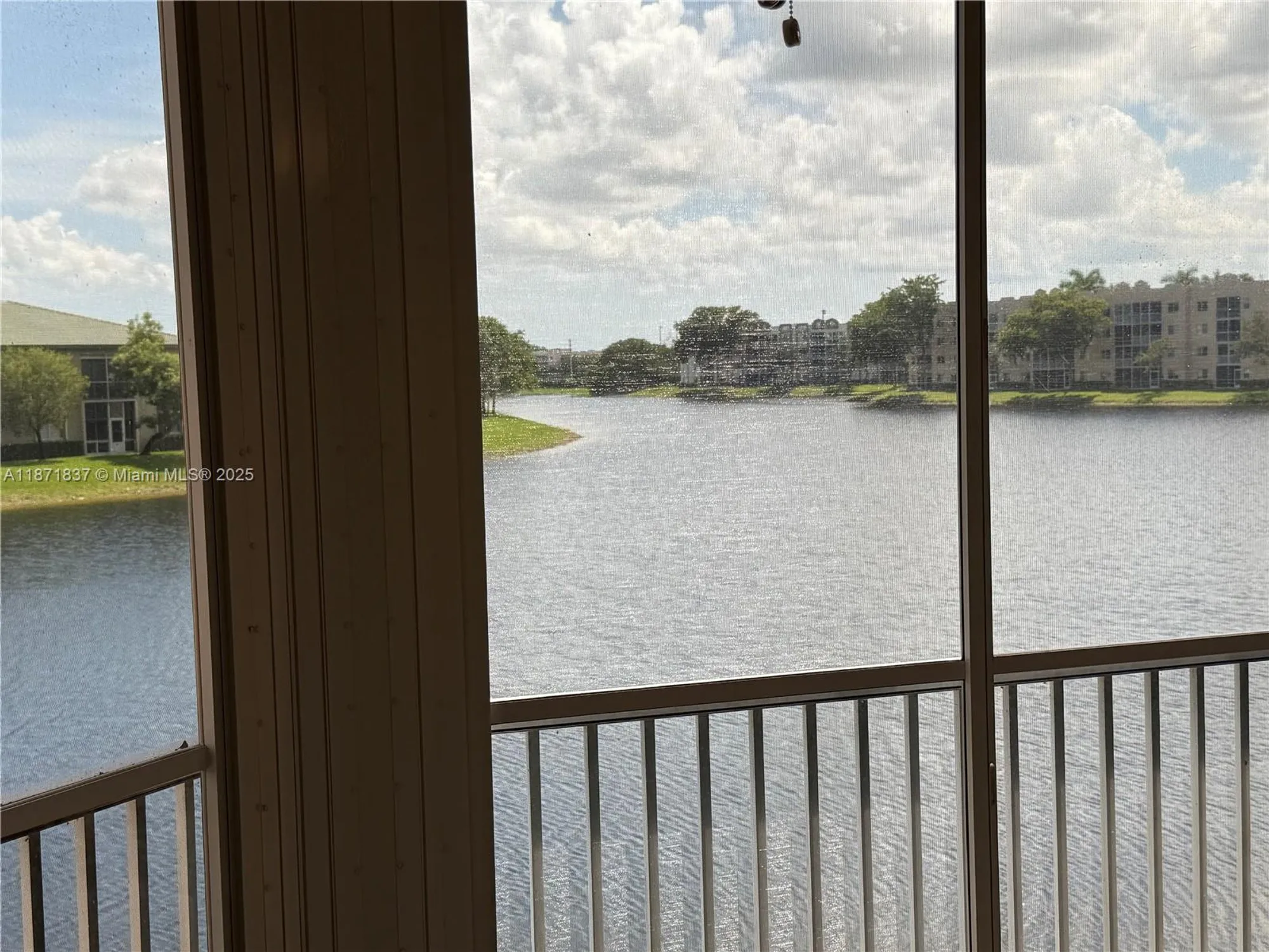Property Slideshow image 36 of 42 | 7730 granville dr # 202, Tamarac, FL, 33321