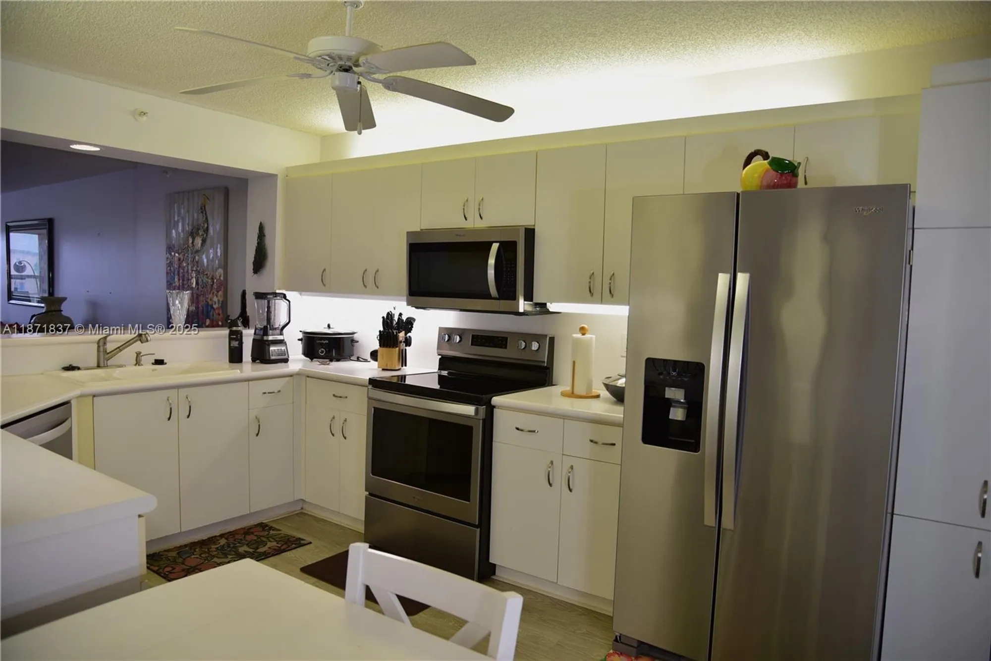 Property Slideshow image 8 of 42 | 7730 granville dr # 202, Tamarac, FL, 33321