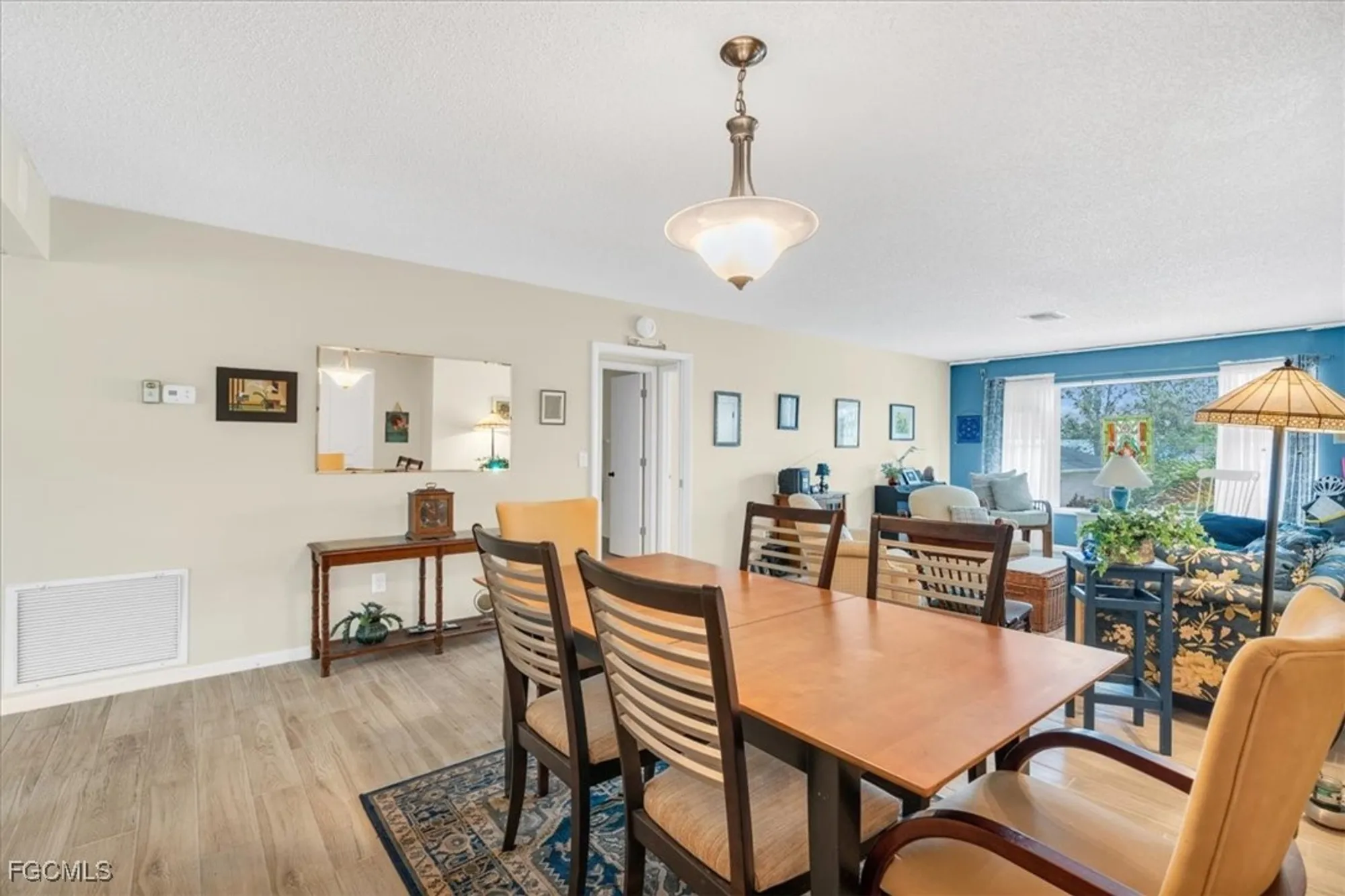 Property Slideshow image 14 of 35 | 1376 s brandywine cir apt 4, Fort Myers, FL, 33919