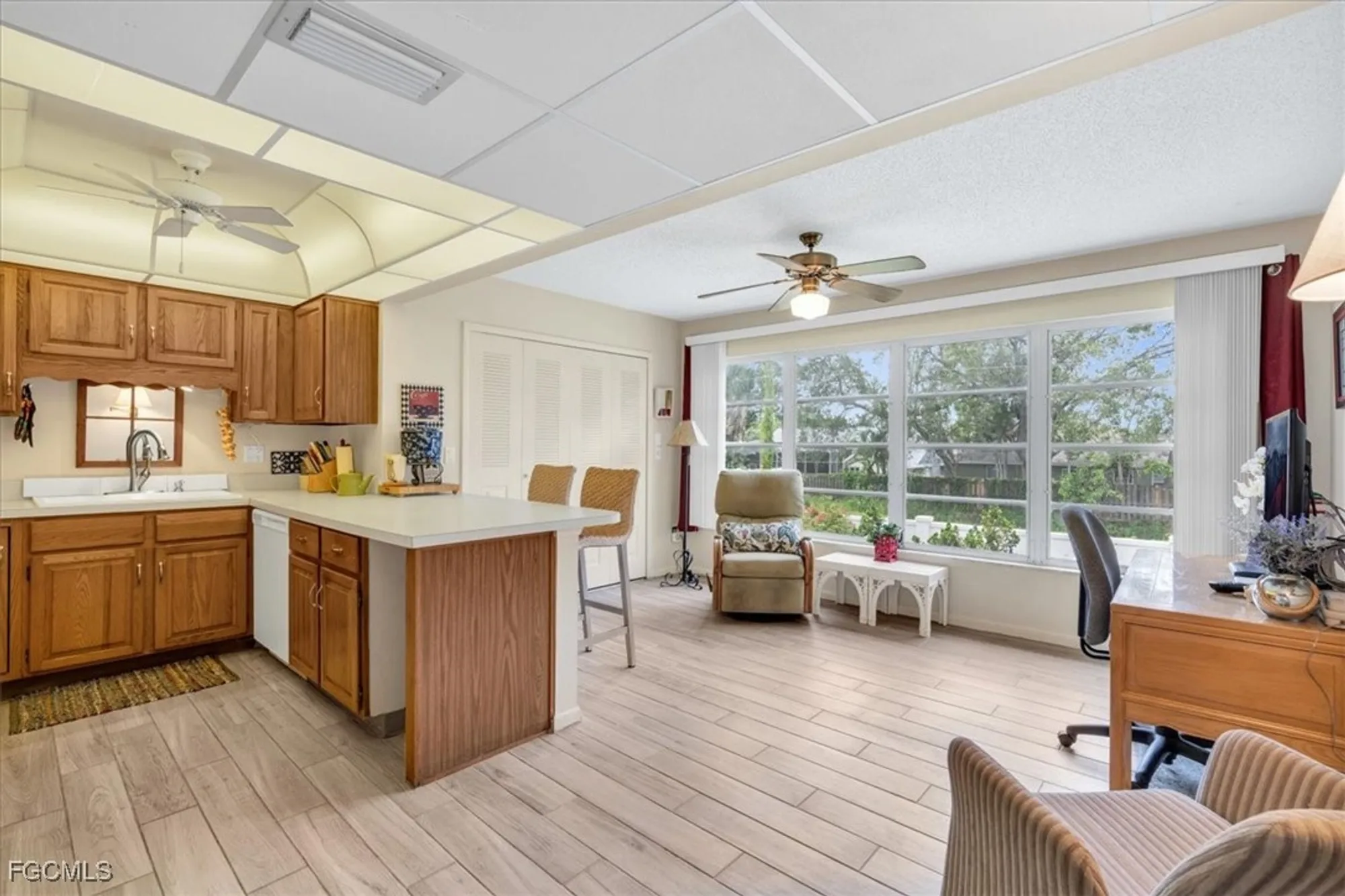 Property Slideshow image 10 of 35 | 1376 s brandywine cir apt 4, Fort Myers, FL, 33919
