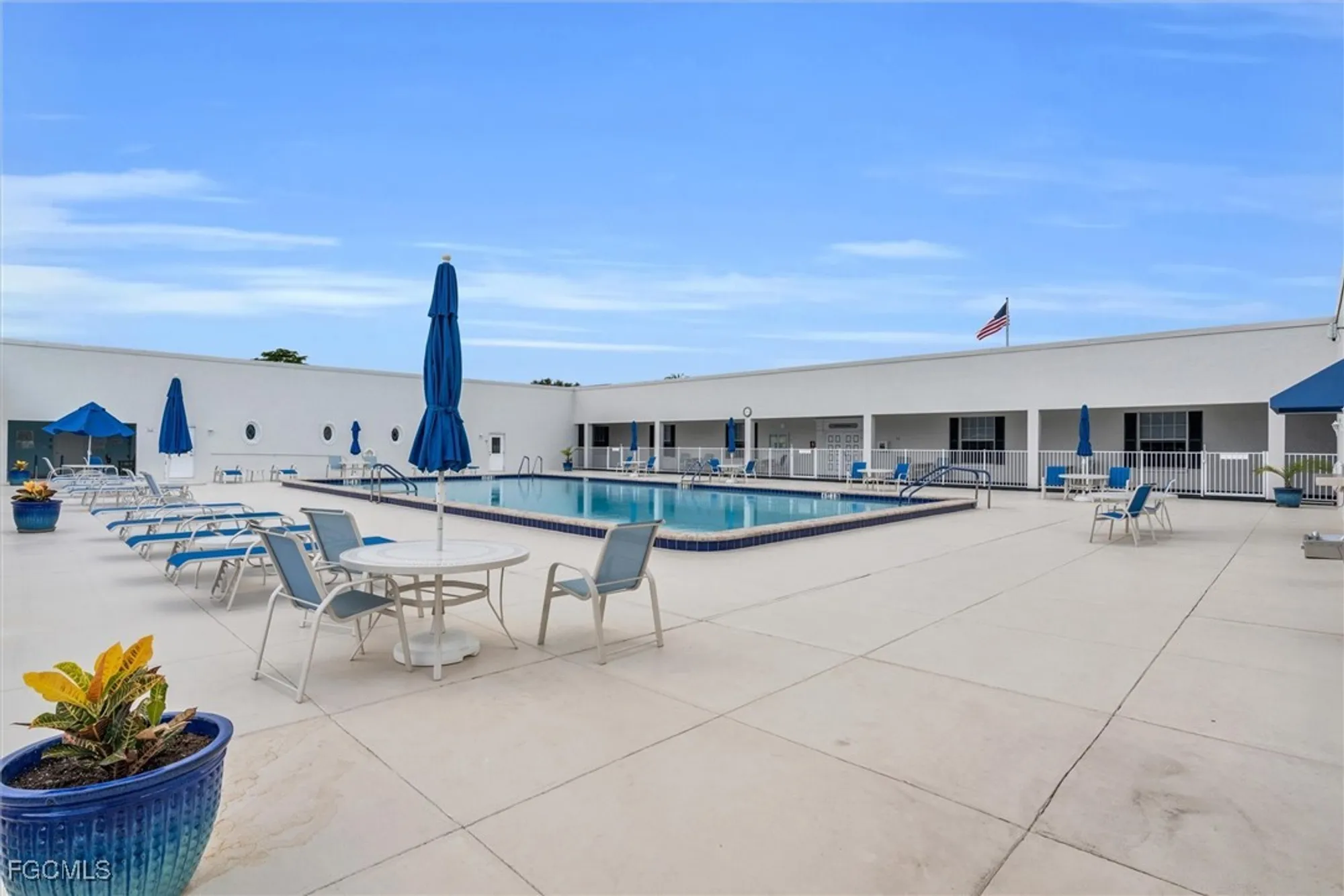 Property Slideshow image 27 of 35 | 1376 s brandywine cir apt 4, Fort Myers, FL, 33919
