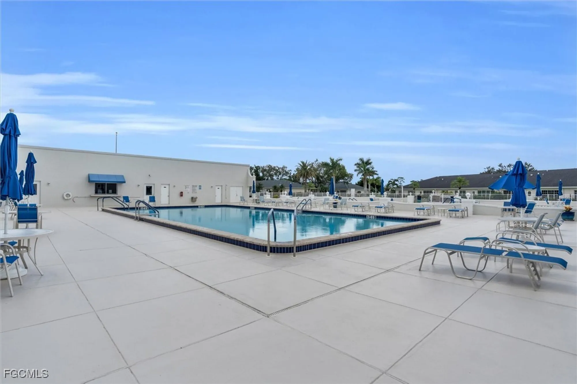 Property Slideshow image 29 of 35 | 1376 s brandywine cir apt 4, Fort Myers, FL, 33919