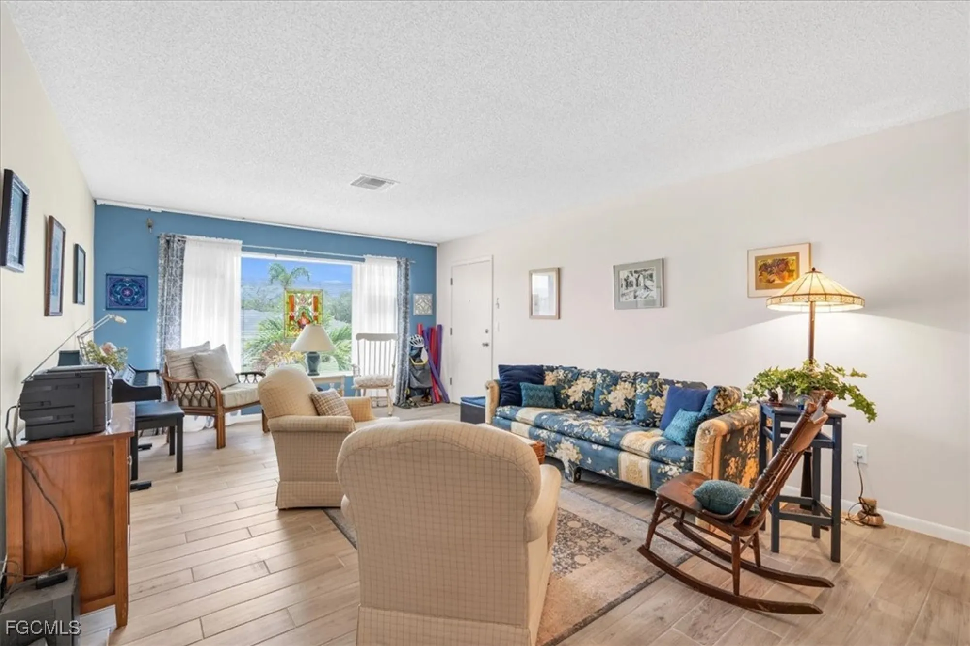 Property Slideshow image 6 of 35 | 1376 s brandywine cir apt 4, Fort Myers, FL, 33919