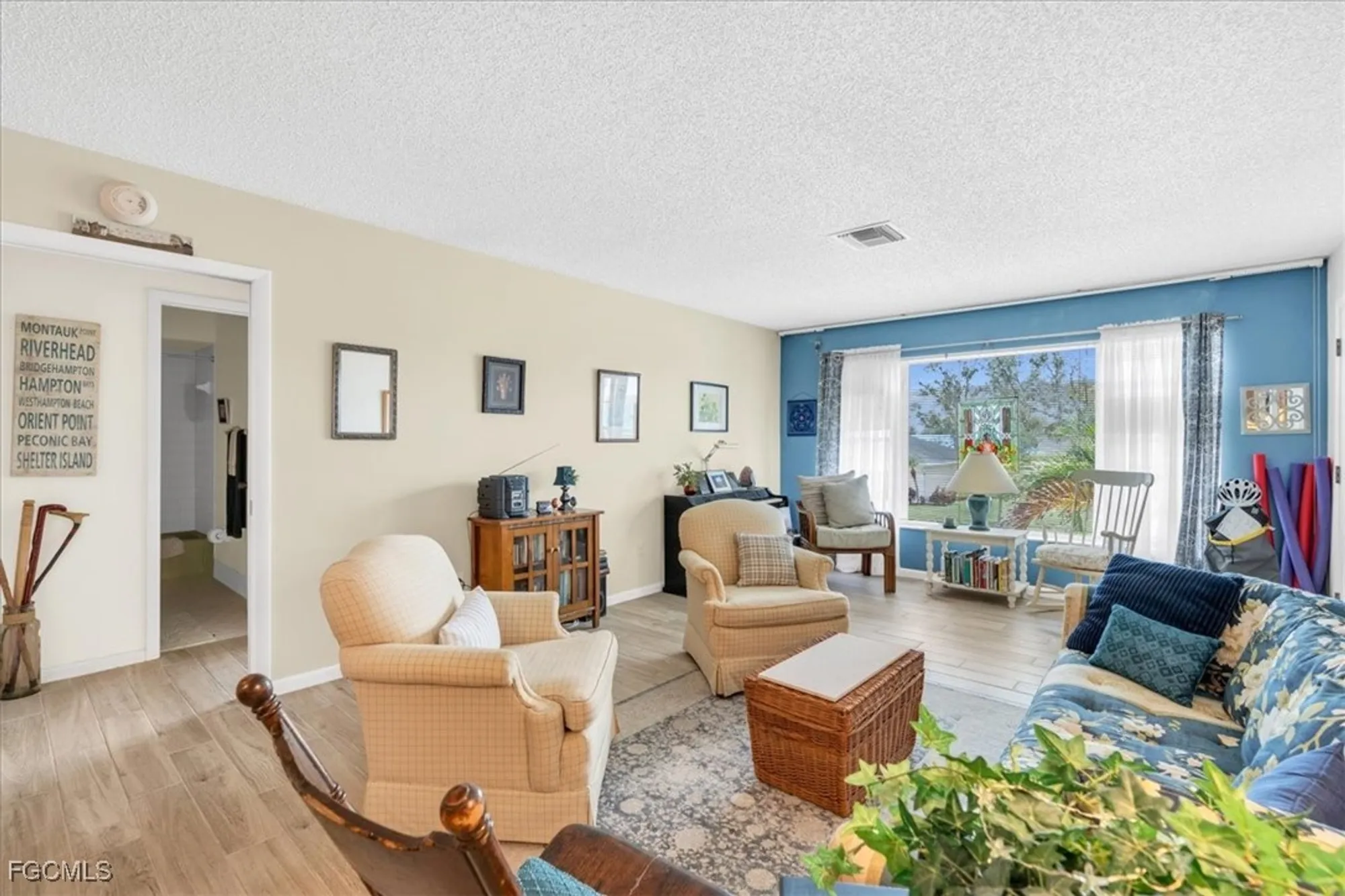 Property Slideshow image 7 of 35 | 1376 s brandywine cir apt 4, Fort Myers, FL, 33919