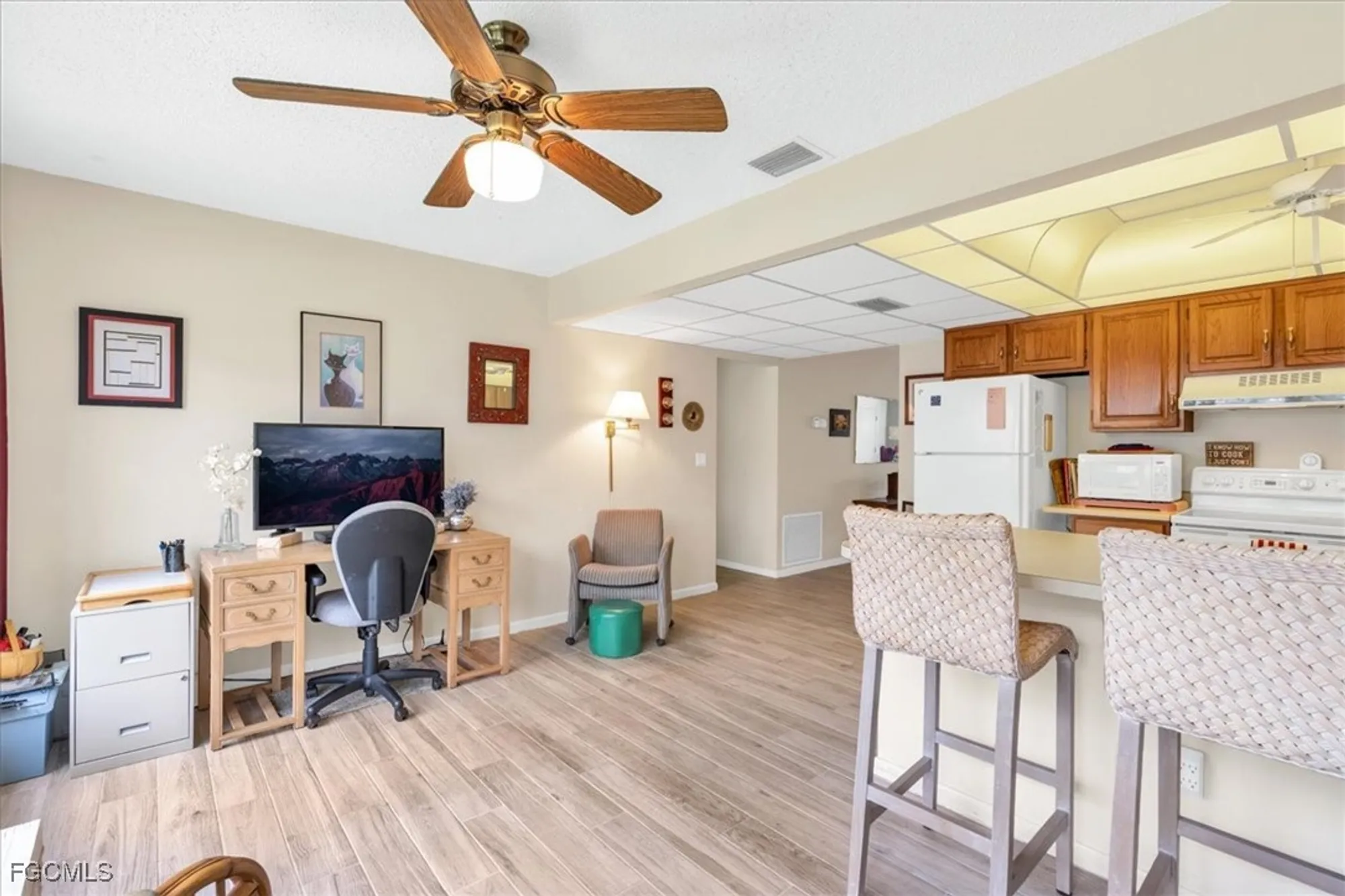 Property Slideshow image 9 of 35 | 1376 s brandywine cir apt 4, Fort Myers, FL, 33919